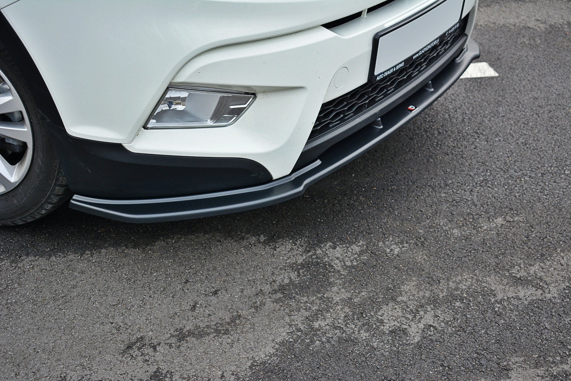Prelungire splitter bara fata Ssang Yong Tivoli 2015- v1 - Maxton Design
