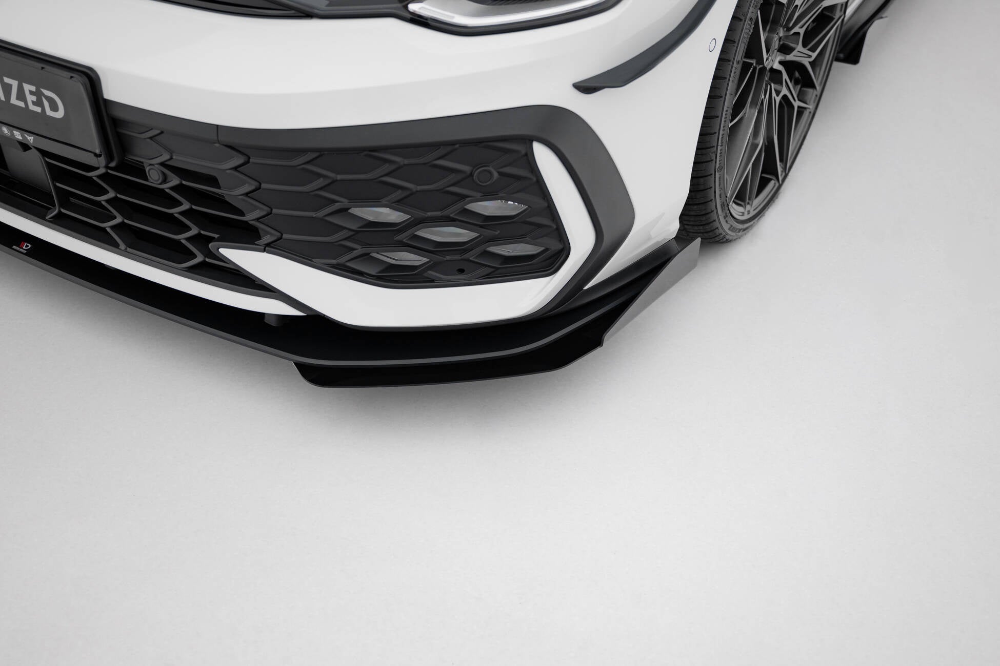 Flapsuri bara fata Volkswagen Golf GTI / GTE / R-Line Mk8 Facelift 2024- v1 - Maxton Design
