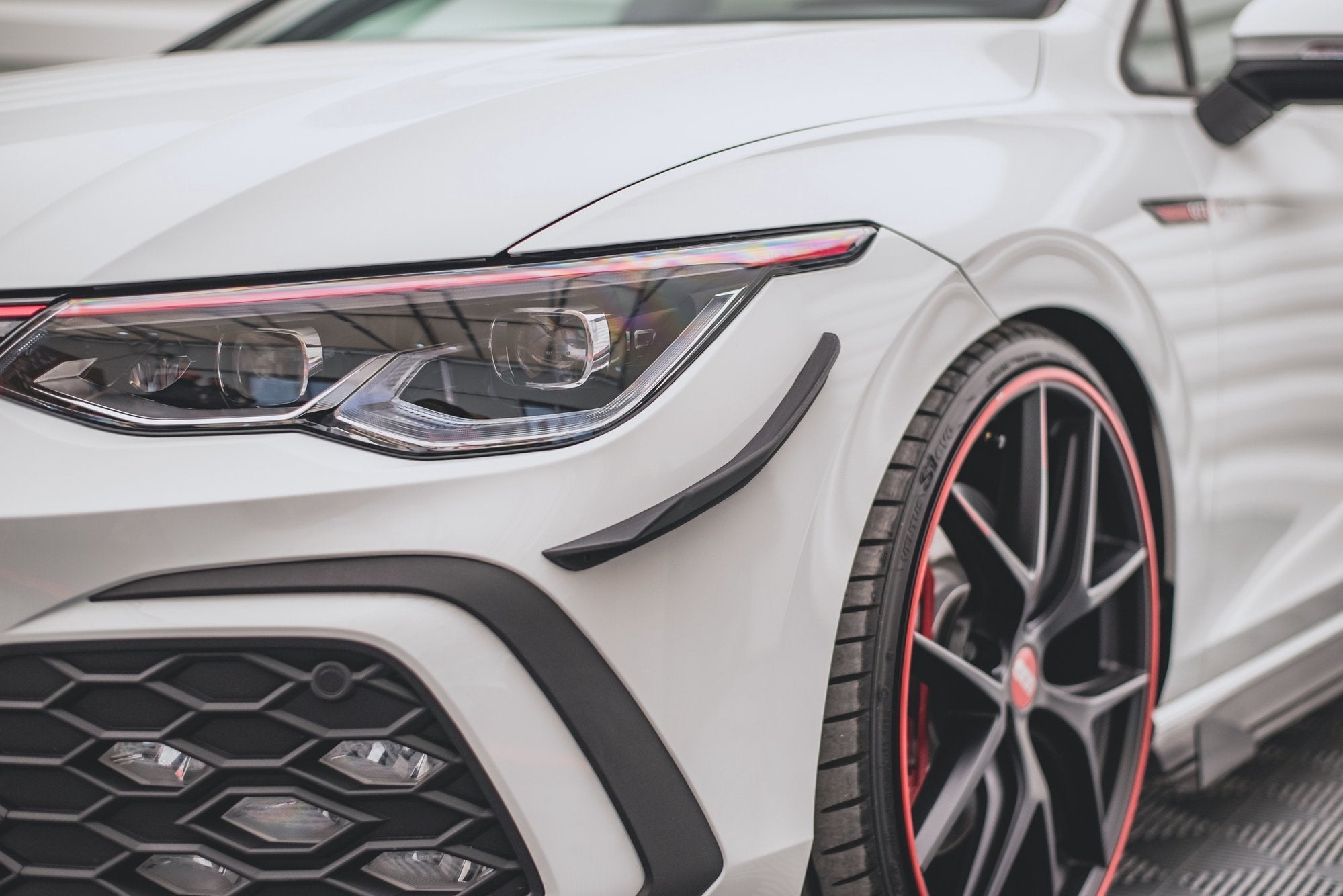 Ornamente canards bara fata Volkswagen Golf 8 GTI 2020- v8 - Maxton Design