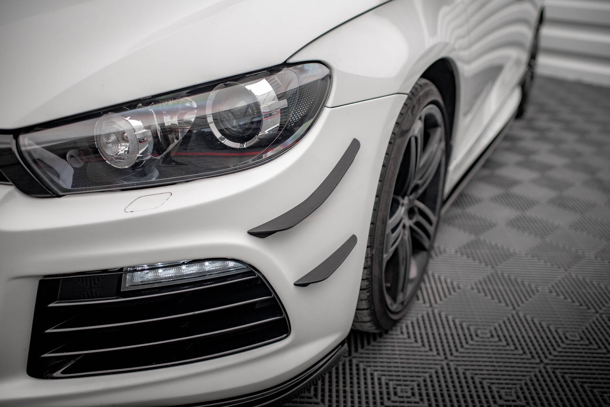 Ornamente canards bara fata Volkswagen Scirocco R Mk3 2008-2014 v1 - Maxton Design