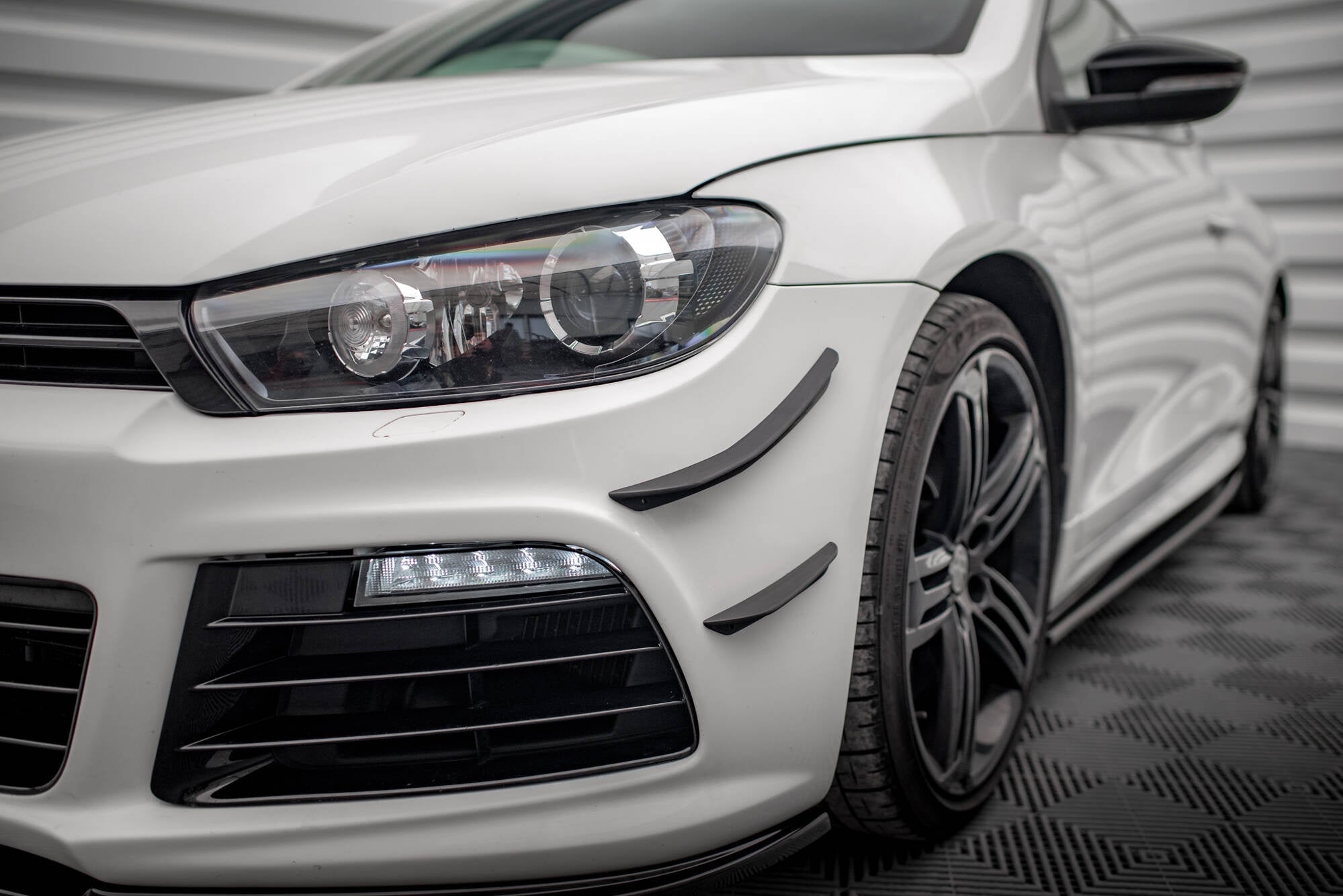 Ornamente canards bara fata Volkswagen Scirocco R Mk3 2008-2014 v1 - Maxton Design
