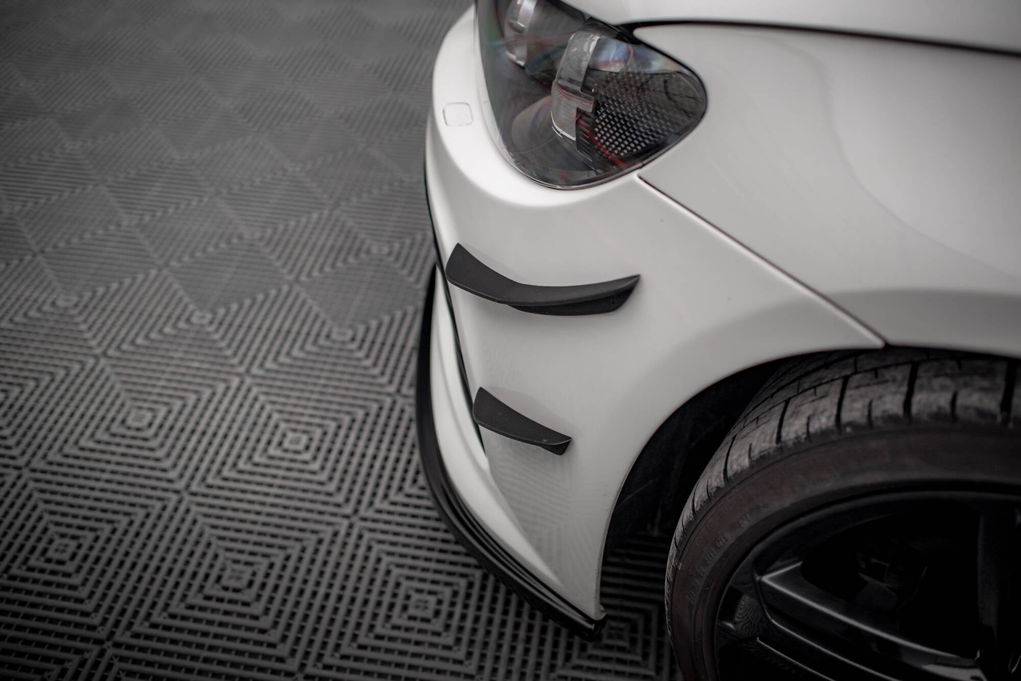 Ornamente canards bara fata Volkswagen Scirocco R Mk3 2008-2014 v1 - Maxton Design