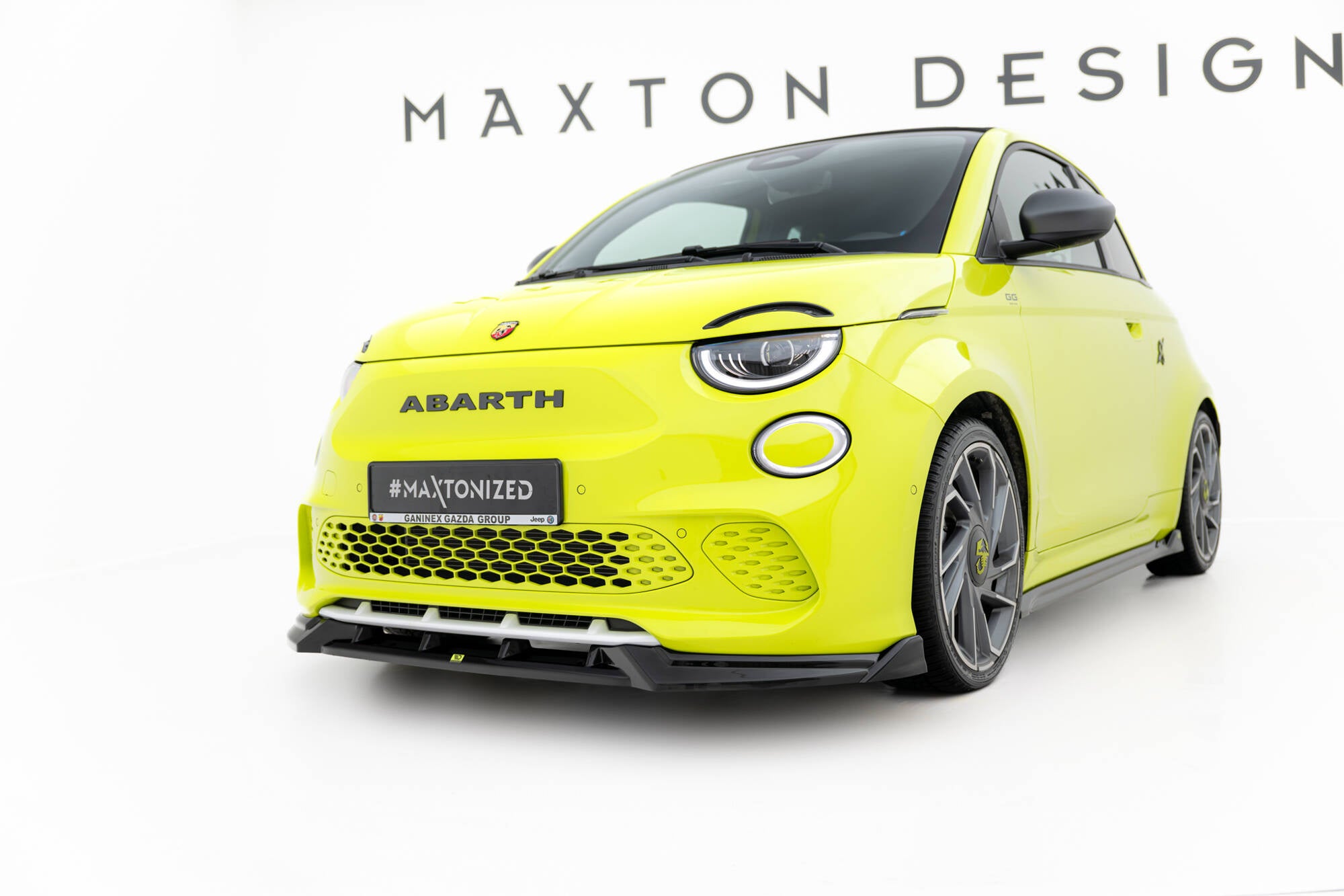 Prelungire splitter bara fata Abarth 500e 2023- v1 - Maxton Design