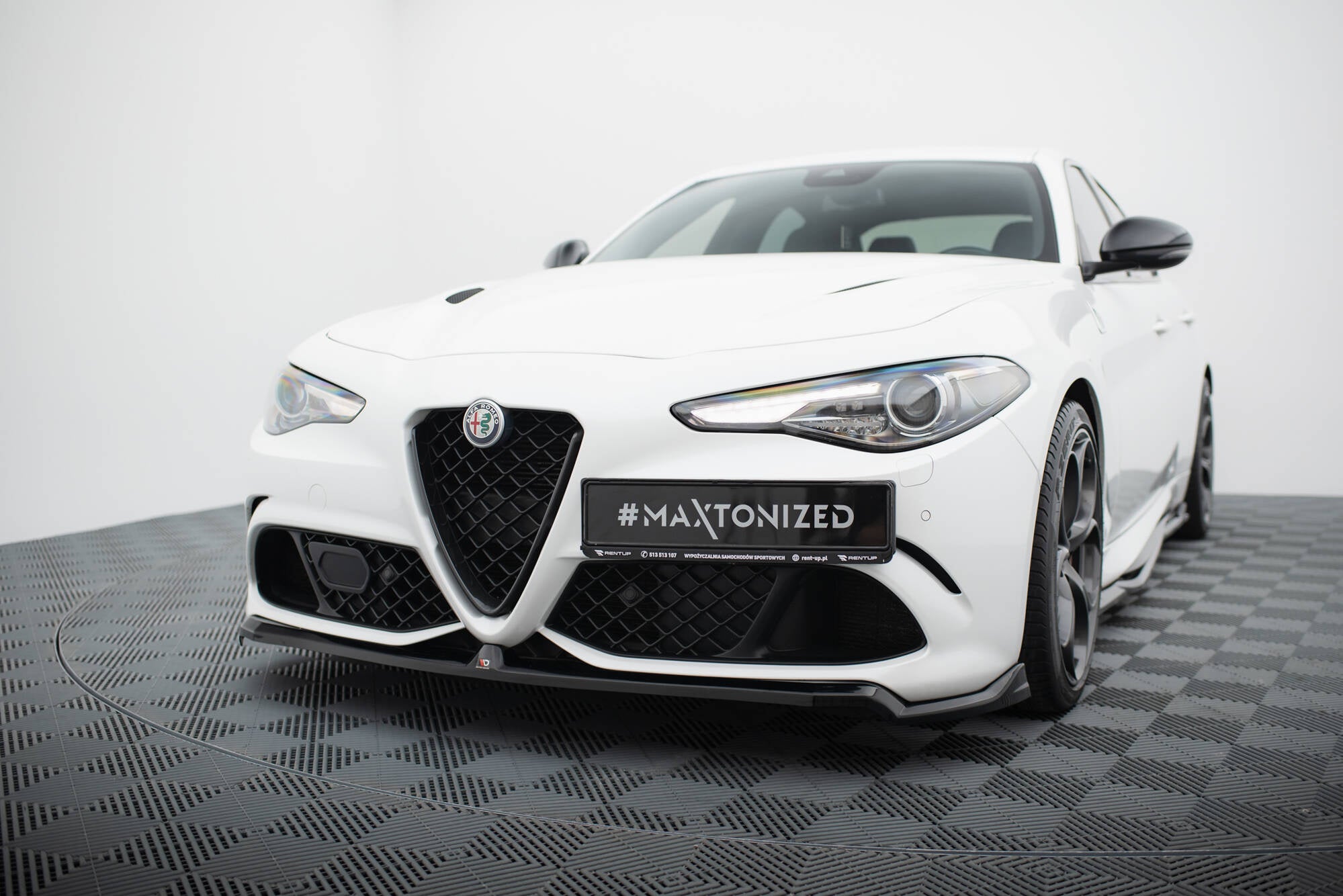 Prelungire splitter bara fata Alfa Romeo Giulia Quadrifoglio 2016- v1 - Maxton Design