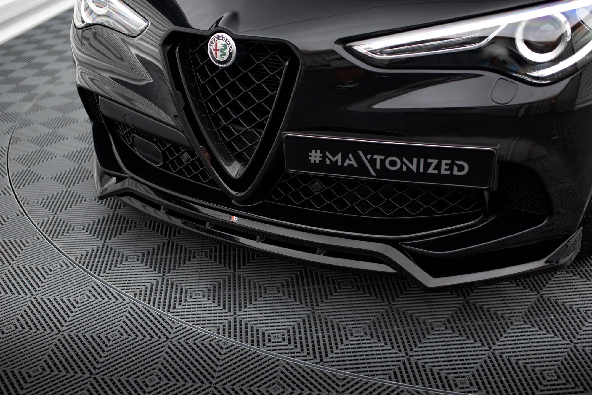 Prelungire splitter bara fata Alfa Romeo Stelvio Quadrifoglio Mk1 2016-2020 v3 - Maxton Design