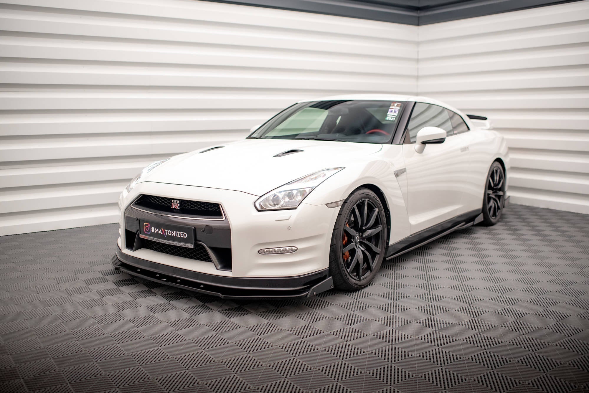Prelungire splitter bara fata si flapsuri Nissan GTR R35 Facelift 2011-2016 v3 - Maxton Design