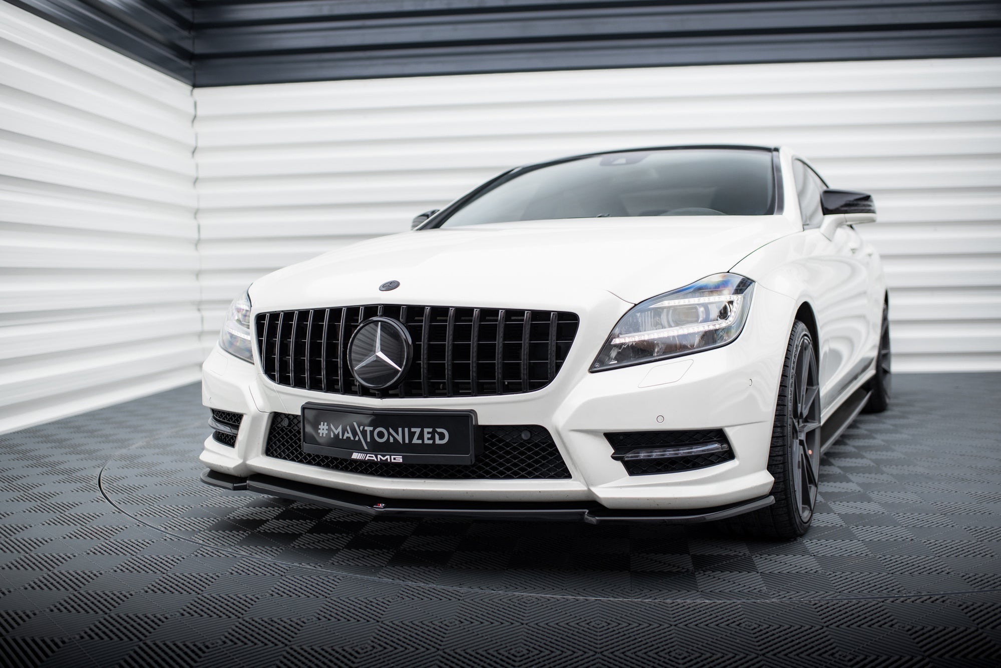 Prelungire splitter bara fata Mercedes CLS C218 Amg Line 2011-2014 v2 - Maxton Design
