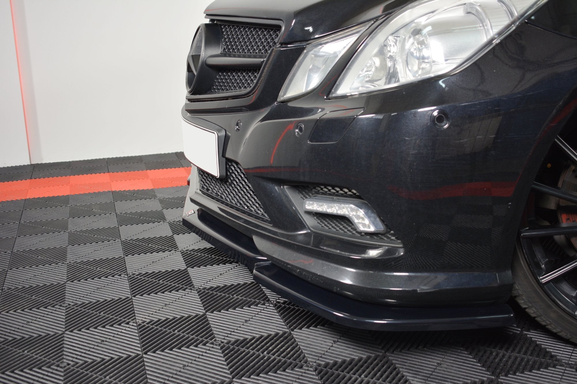 Prelungire splitter bara fata Mercedes E Class W207 C207 A 207 Coupe Amg Line 2009-2012 v1 - Maxton Design