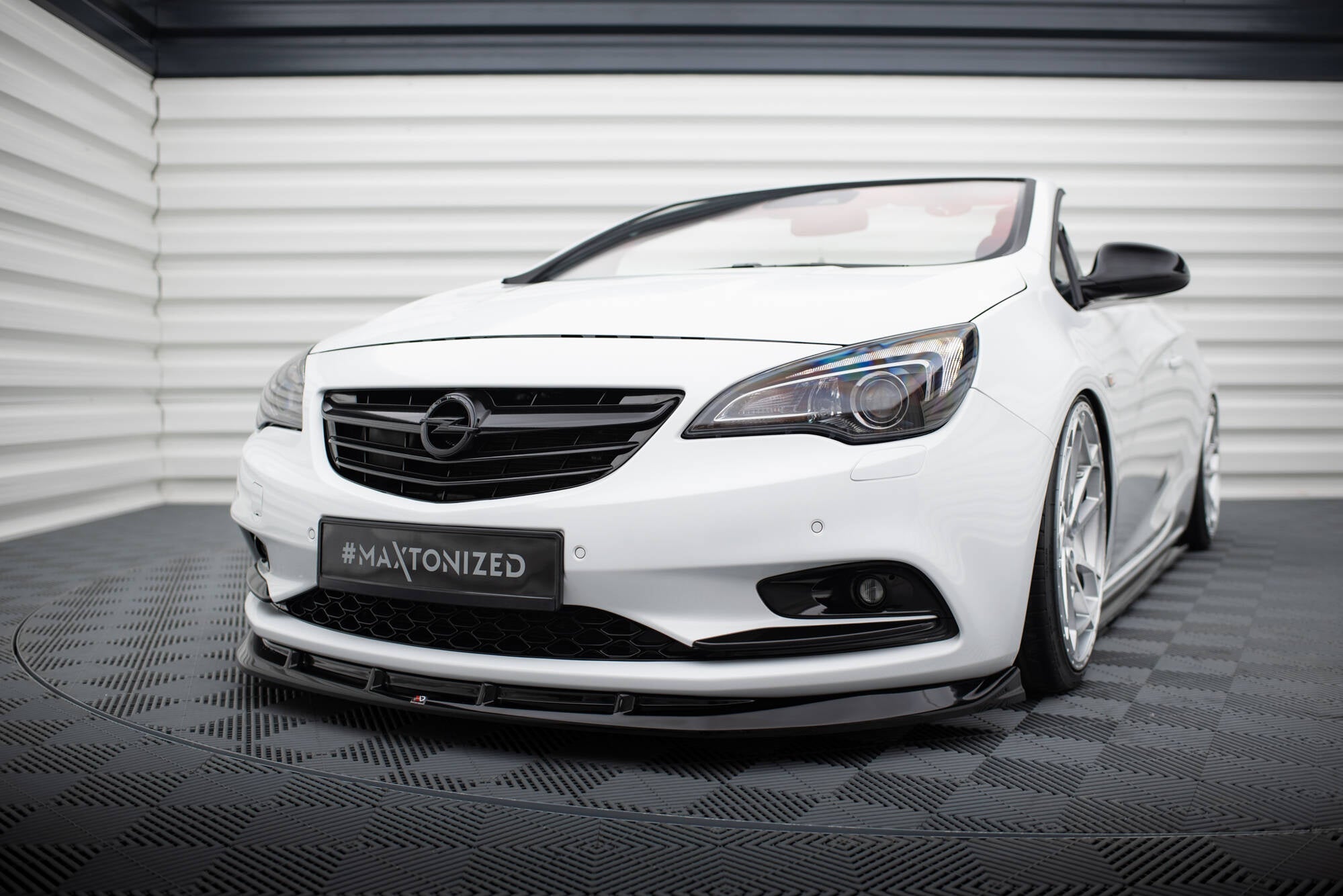 Prelungire splitter bara fata Opel Cascada 2013-2019 v1 - Maxton Design