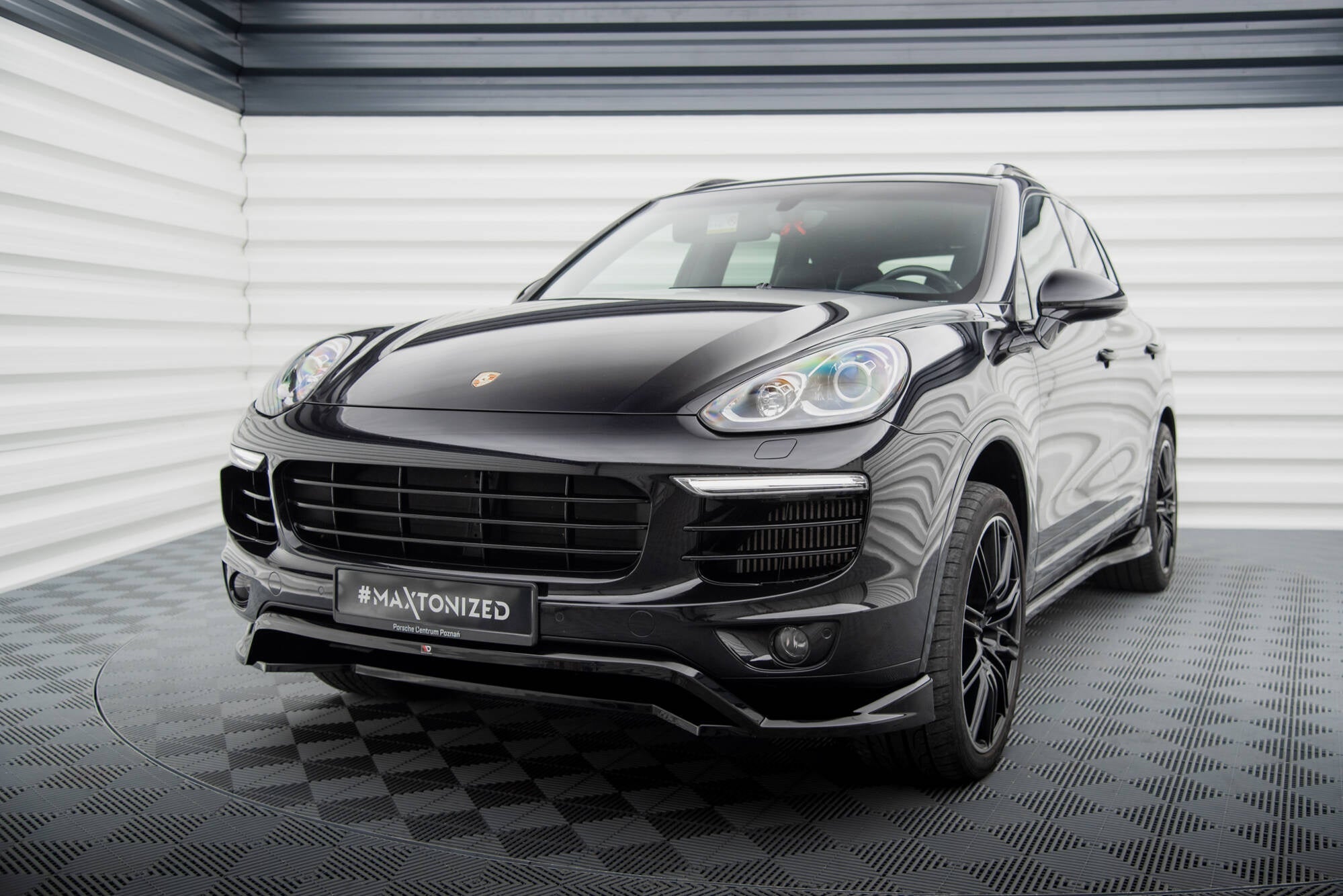 Prelungire splitter bara fata Porsche Cayenne Mk2 Facelift 2014-2018 v2 - Maxton Design