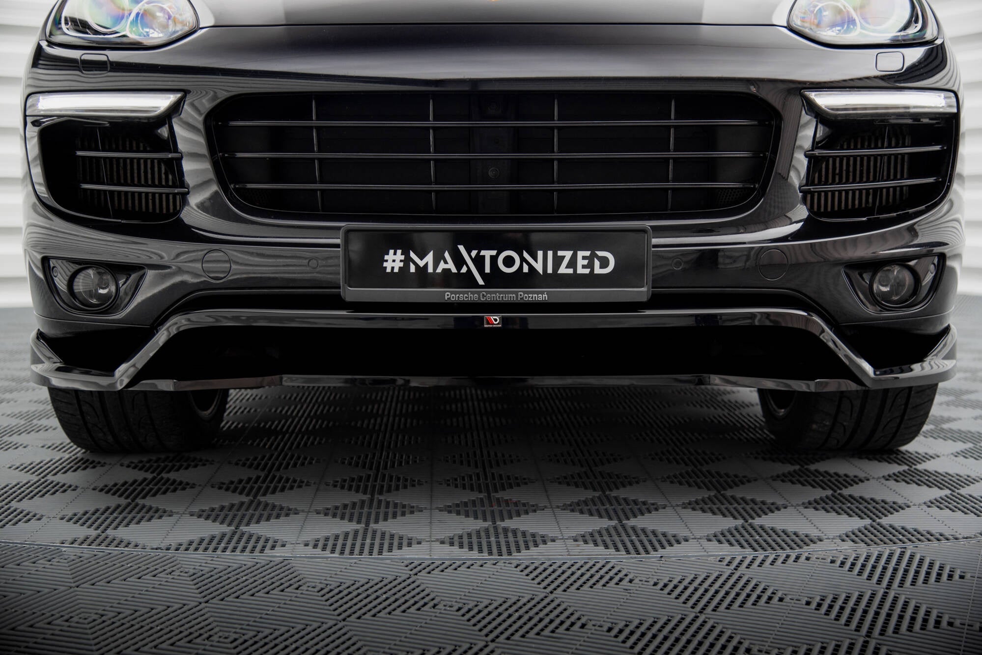 Prelungire splitter bara fata Porsche Cayenne Mk2 Facelift 2014-2018 v2 - Maxton Design
