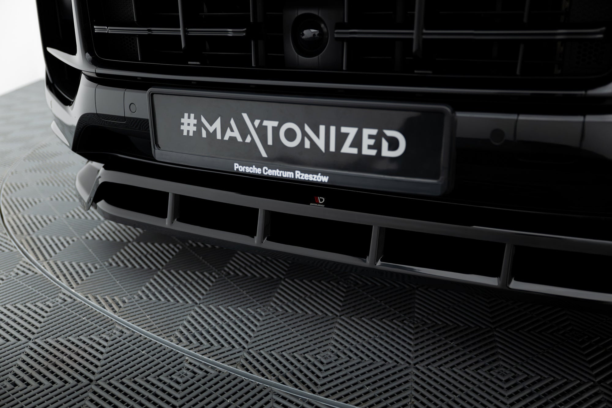 Prelungire splitter bara fata Porsche Cayenne Mk3 Facelift 2023- v3 - Maxton Design