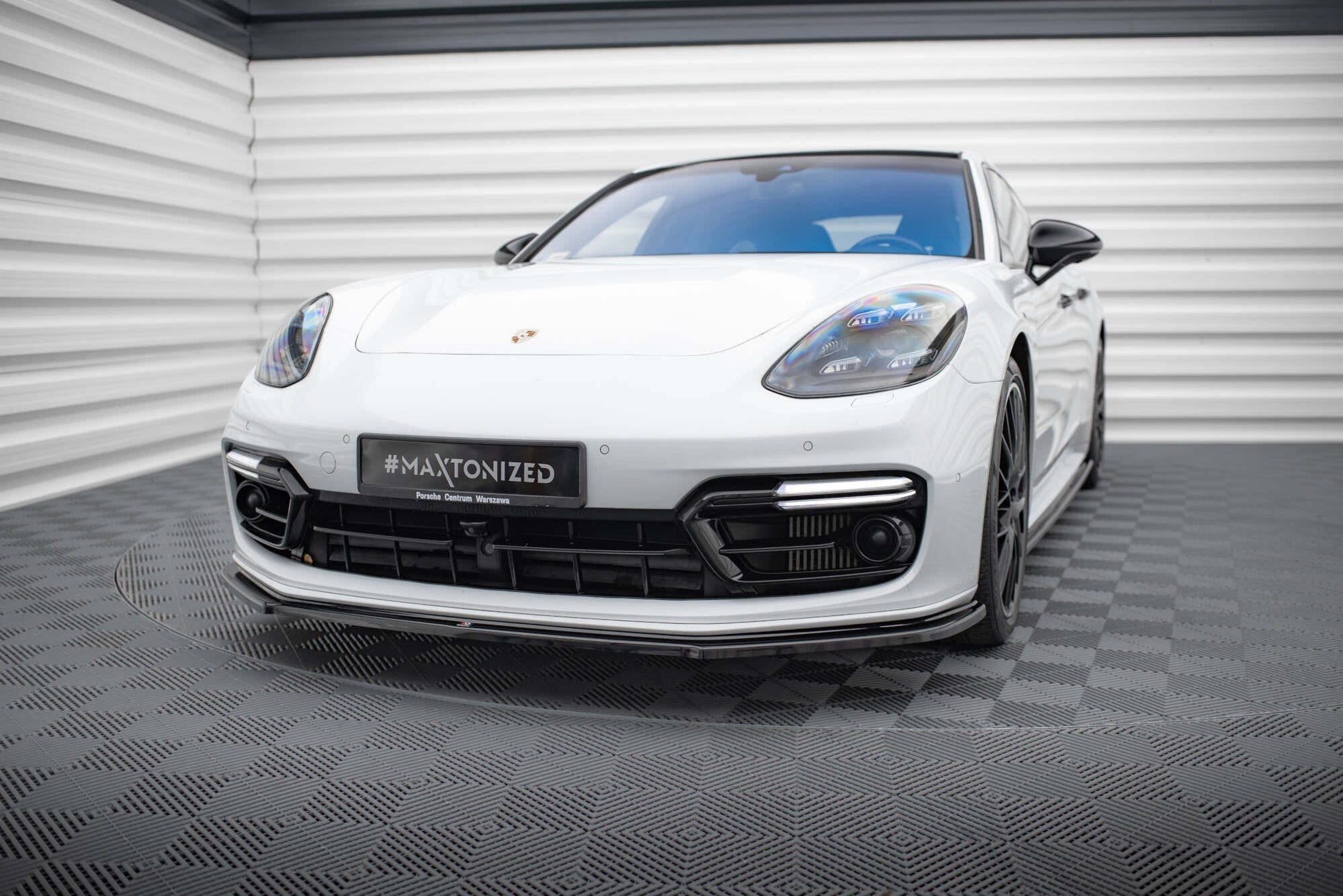 Prelungire splitter bara fata Porsche Panamera Turbo GTS 971 2016- v1 - Maxton Design