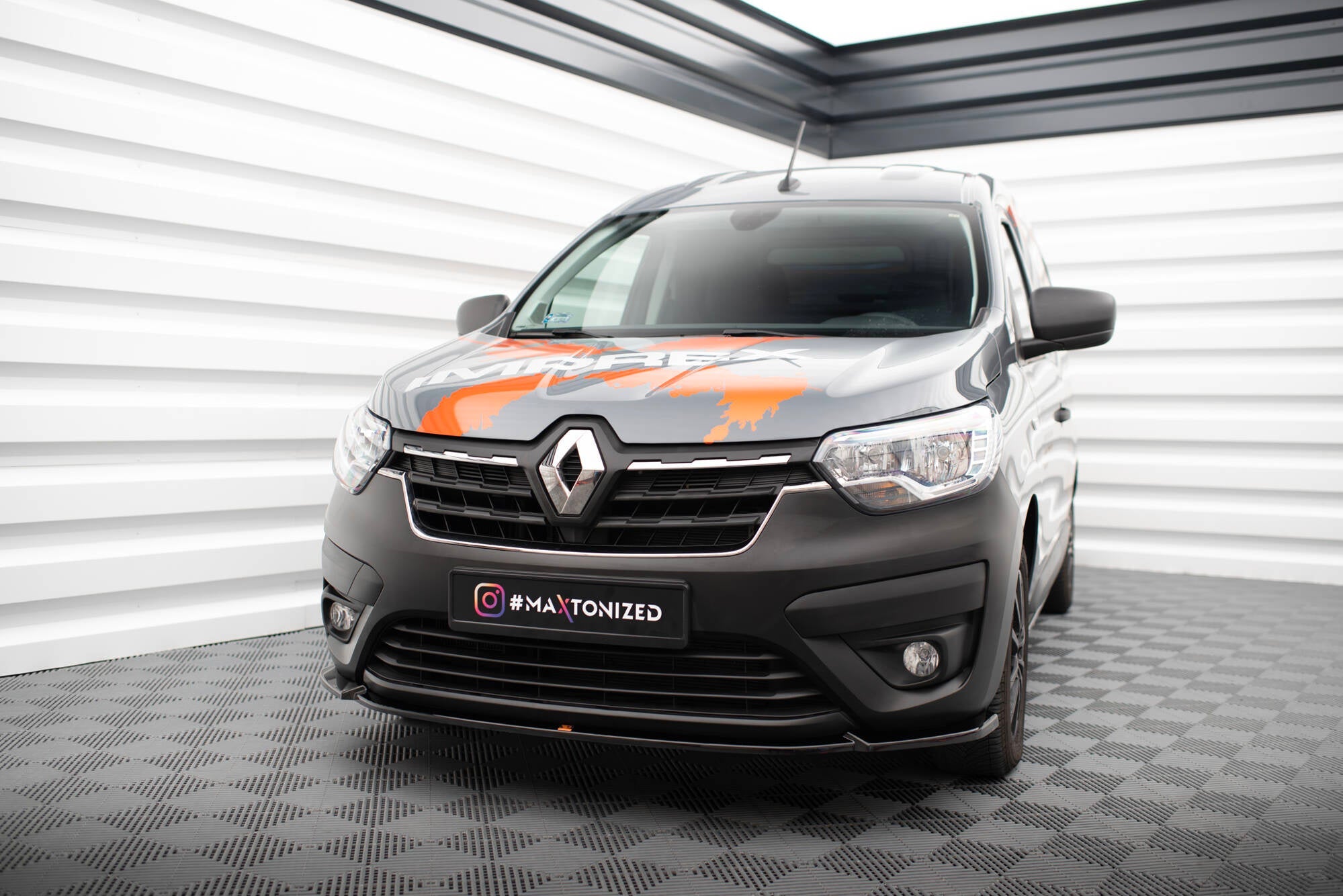 Prelungire splitter bara fata Renault Express Mk2 2020- v1 - Maxton Design