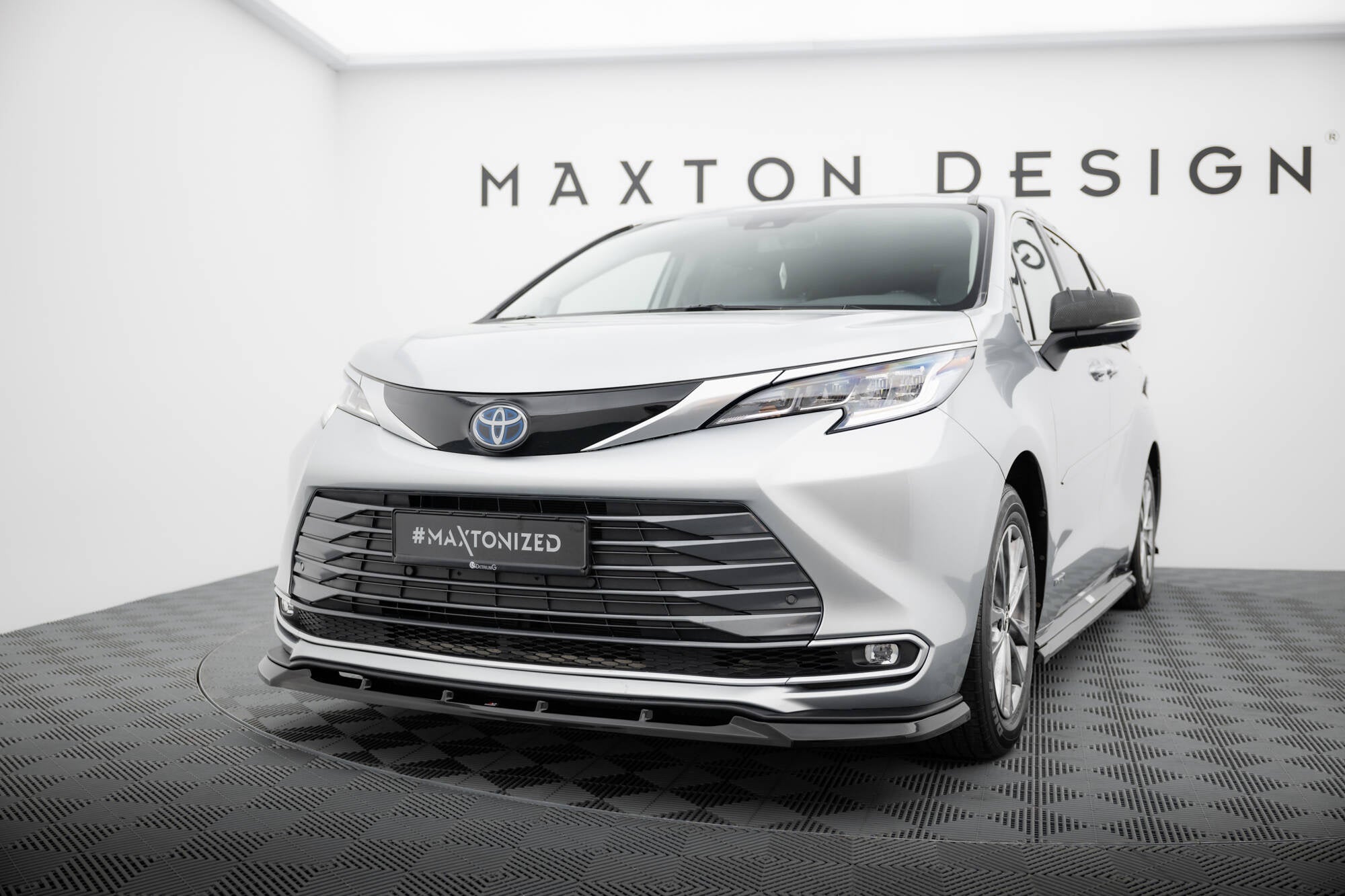 Prelungire splitter bara fata Toyota Sienna Mk4 2020- v1 - Maxton Design