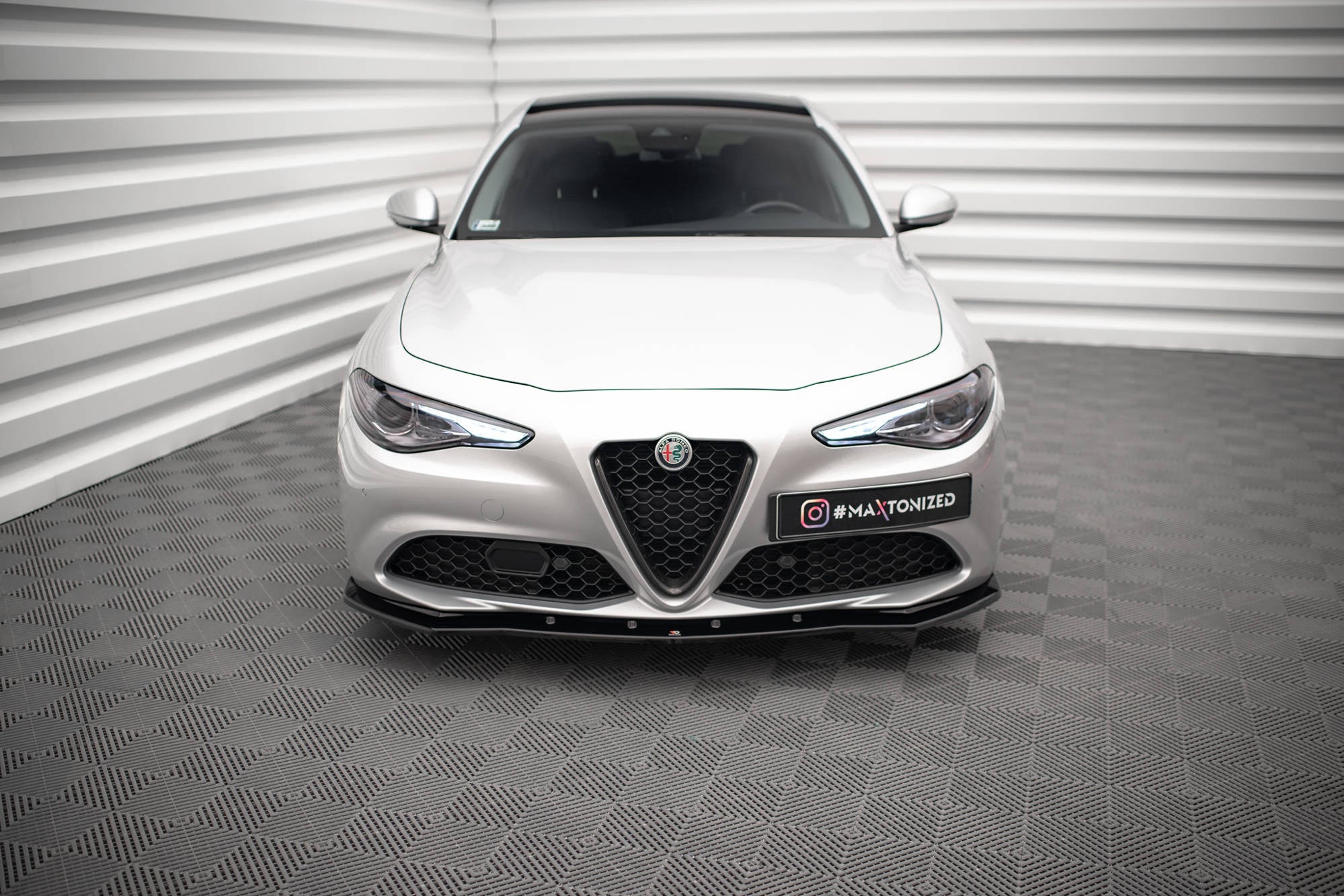 Prelungire splitter bara fata Alfa Romeo Giulia Sport 2016- v1 - Maxton Design
