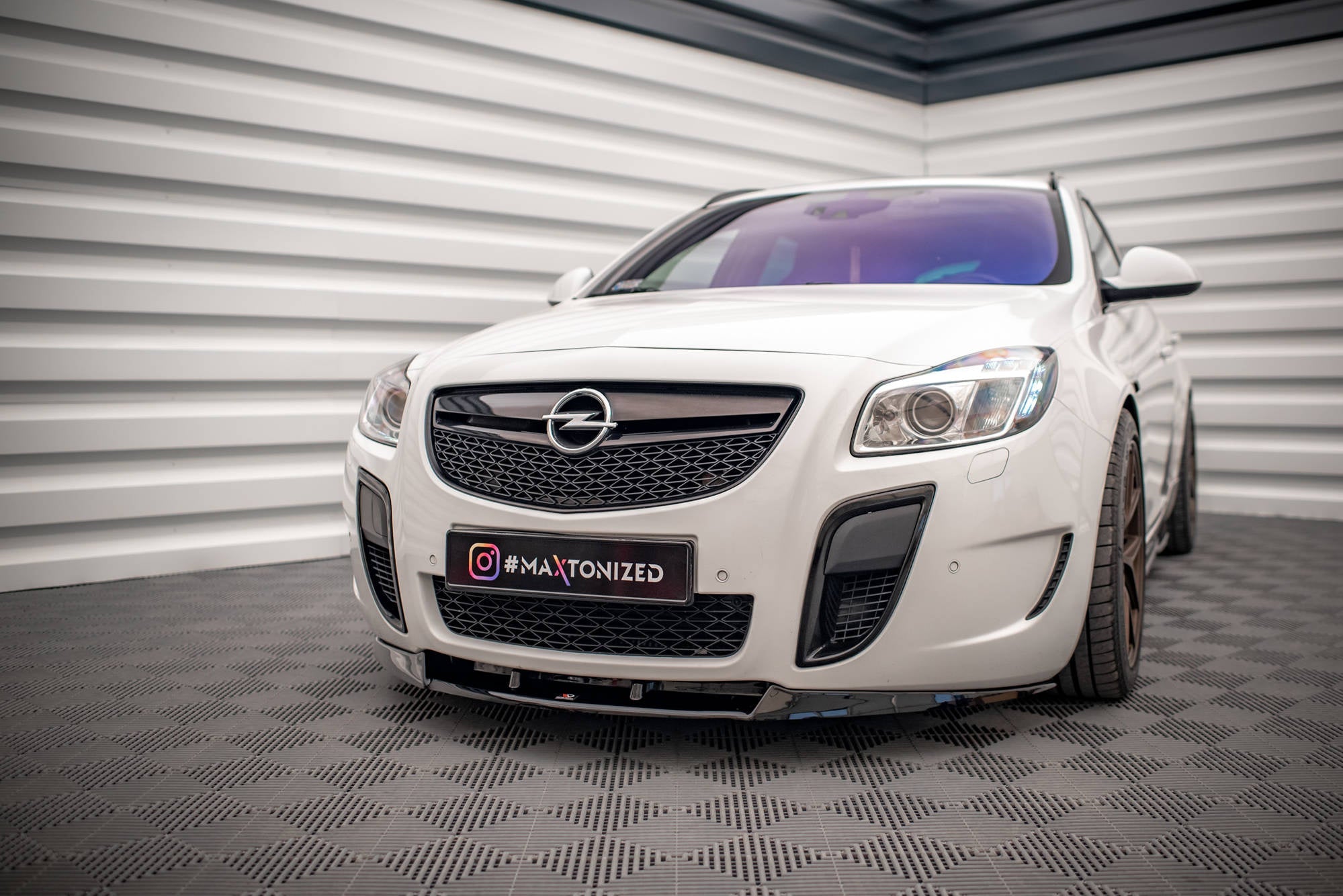 Prelungire splitter bara fata Opel Insignia OPC VXR 2008-2013 v3 - Maxton Design