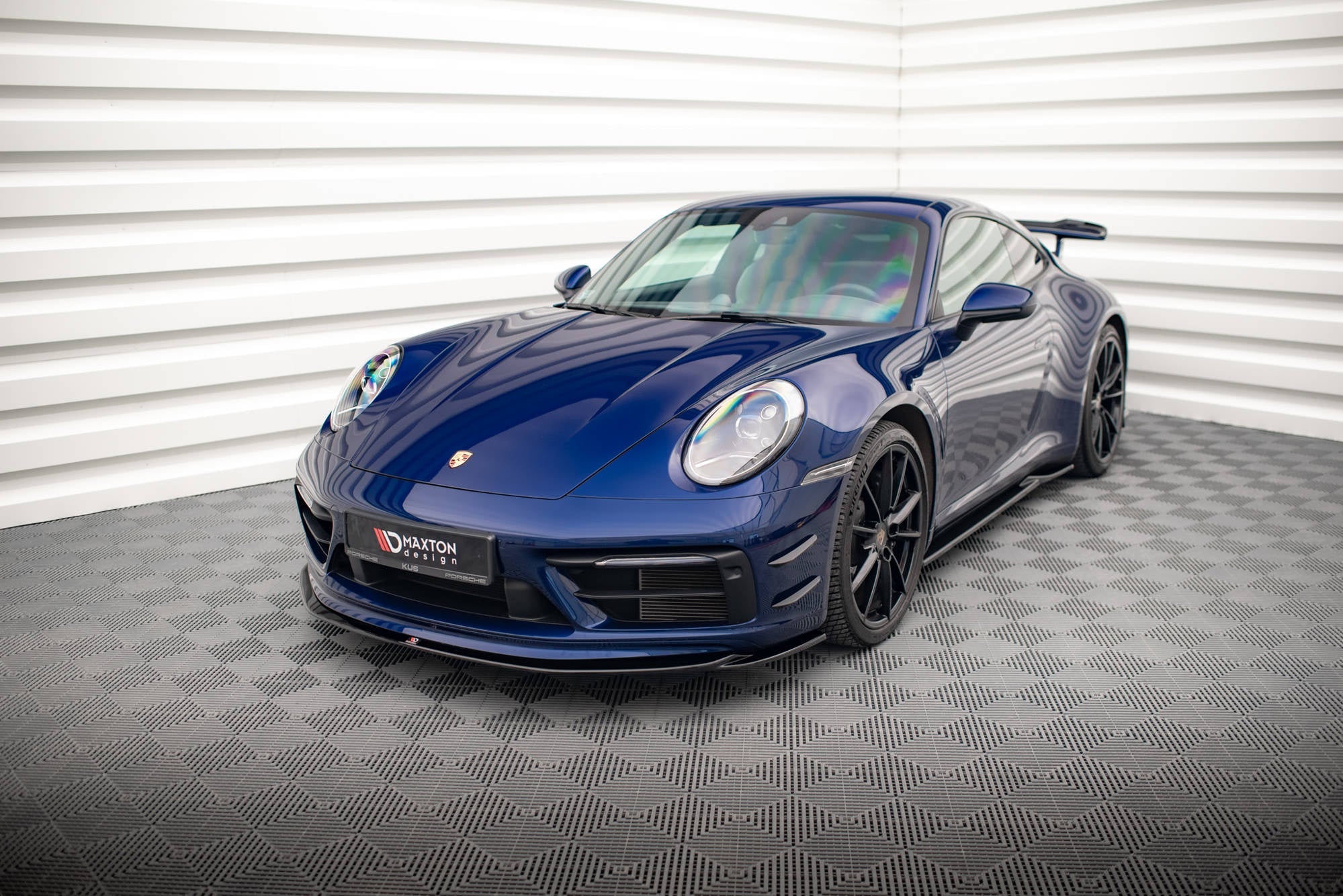 Prelungire splitter bara fata Porsche 911 Carrera Aero 992 2019- v2 - Maxton Design