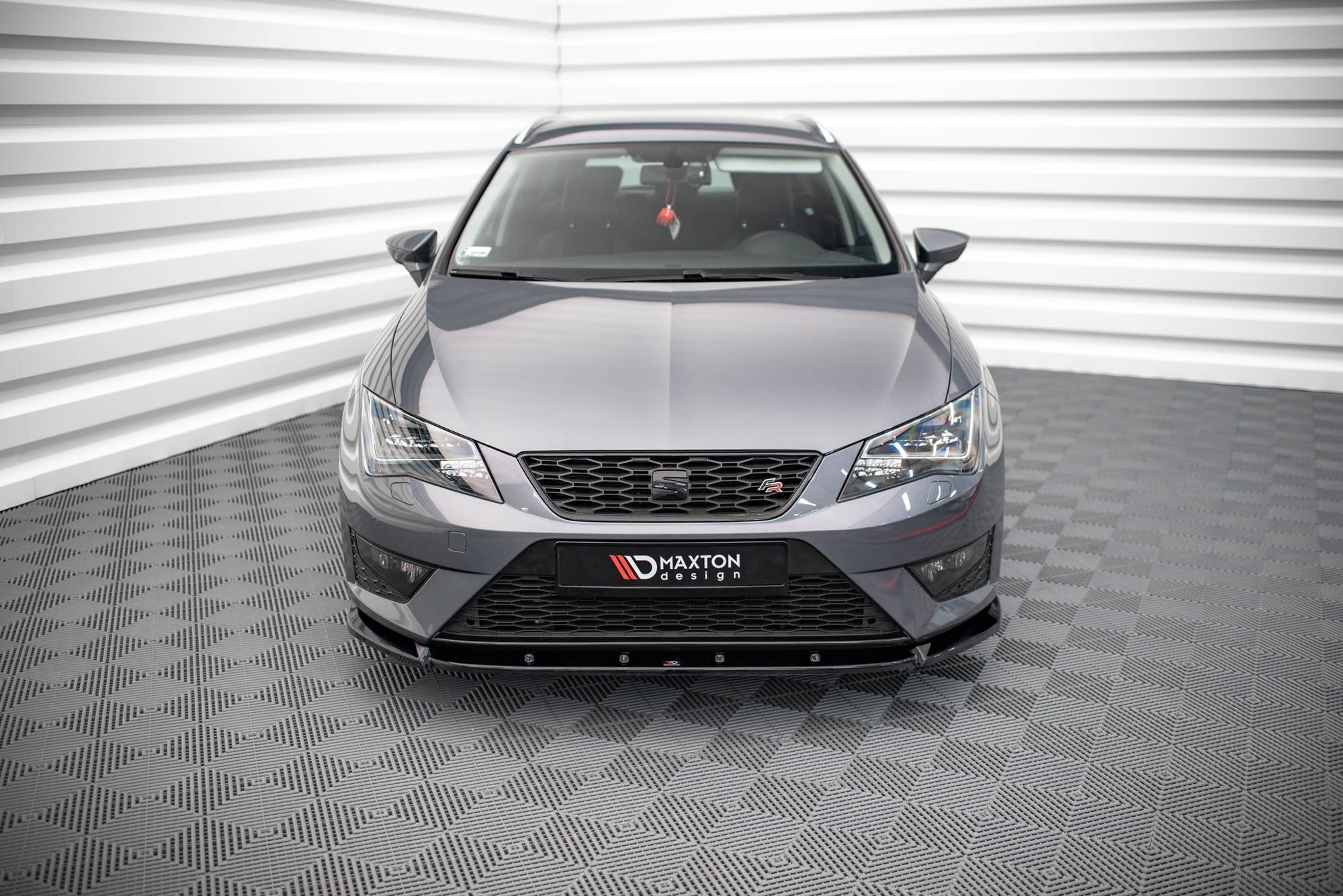 Prelungire splitter bara fata Seat Leon FR Cupra Mk3 2012-2016 v12 - Maxton Design