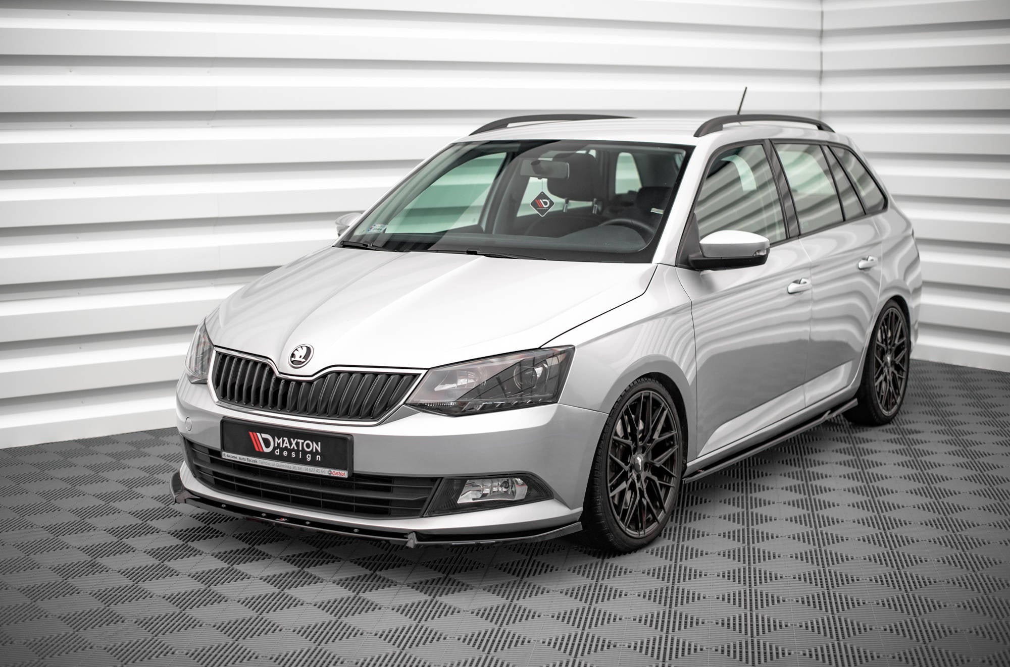 Prelungire splitter bara fata Skoda Fabia Mk3 2014-2019 v6 - Maxton Design