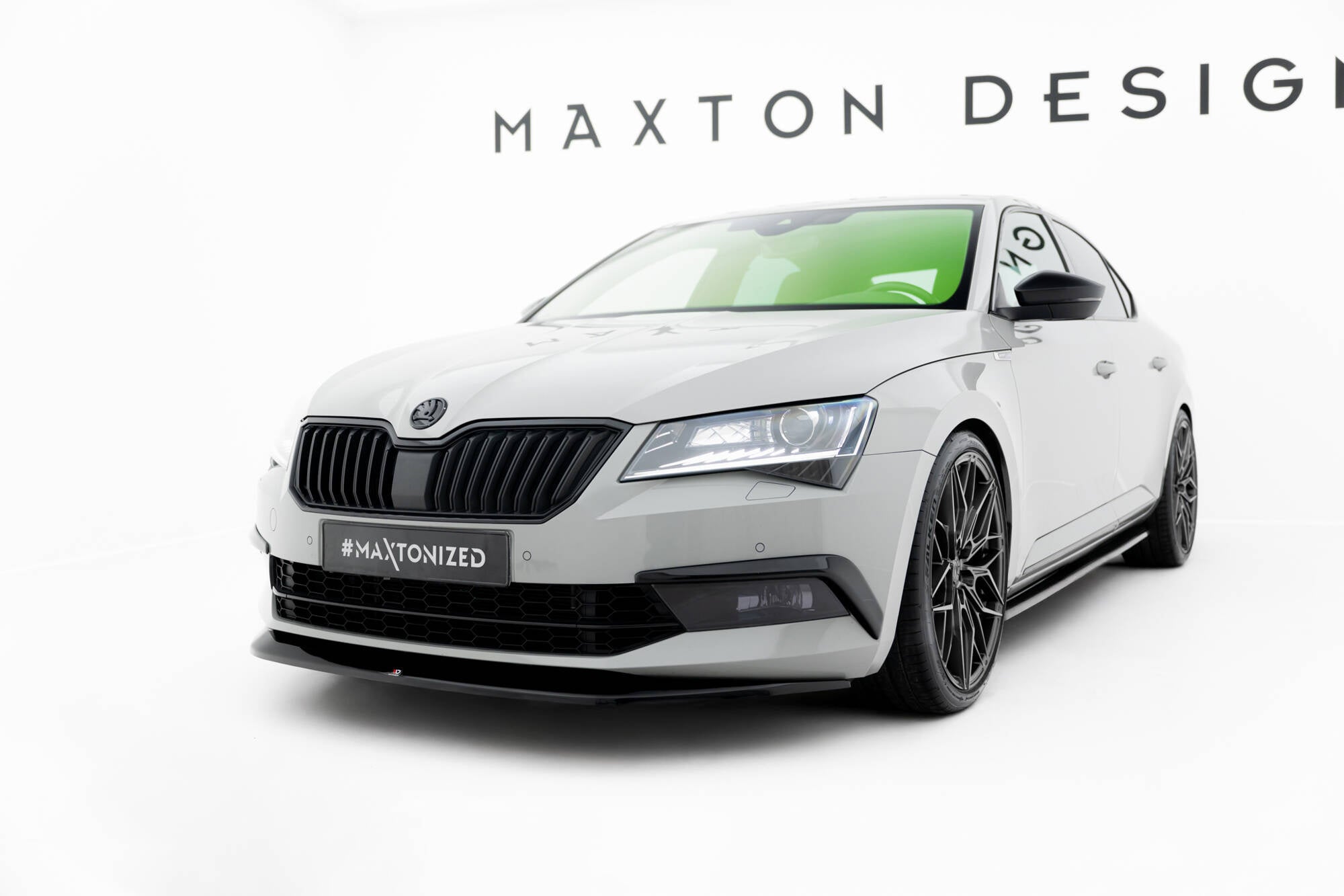 Prelungire splitter bara fata Skoda Superb Mk3 2015- v4 - Maxton Design