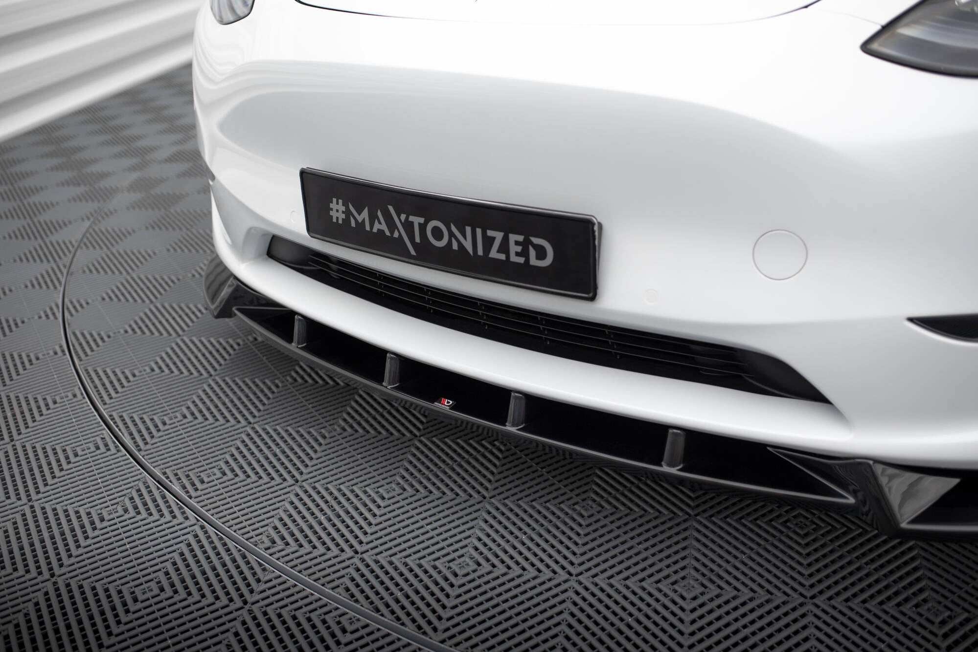 Prelungire splitter bara fata Tesla Model Y 2020- v1 - Maxton Design