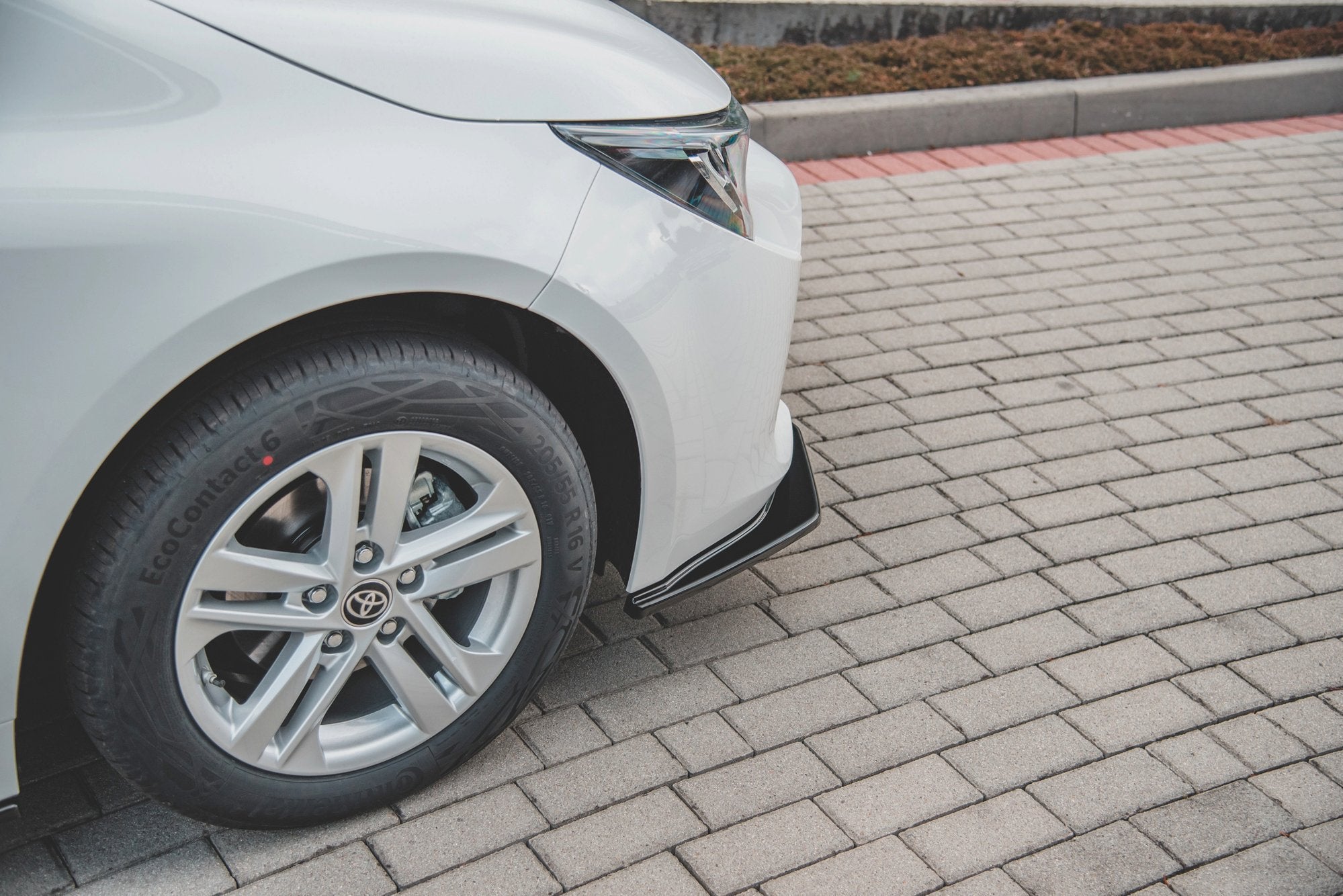 Prelungire splitter bara fata Toyota Corolla XII Touring Sports Hatchback 2019- v2 - Maxton Design