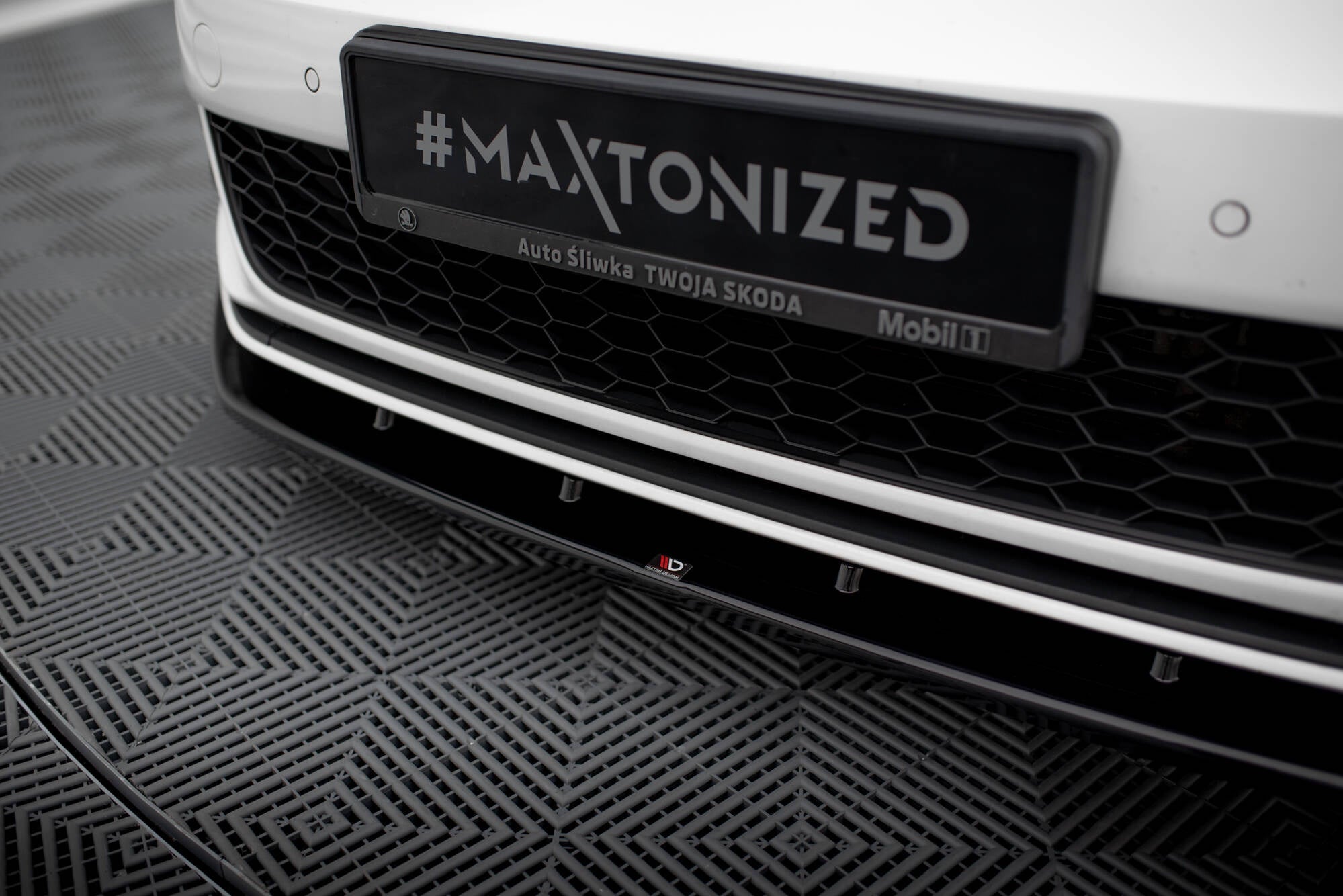 Prelungire splitter bara fata Volkswagen Golf 7 GTI Facelift 2017- v10 - Maxton Design