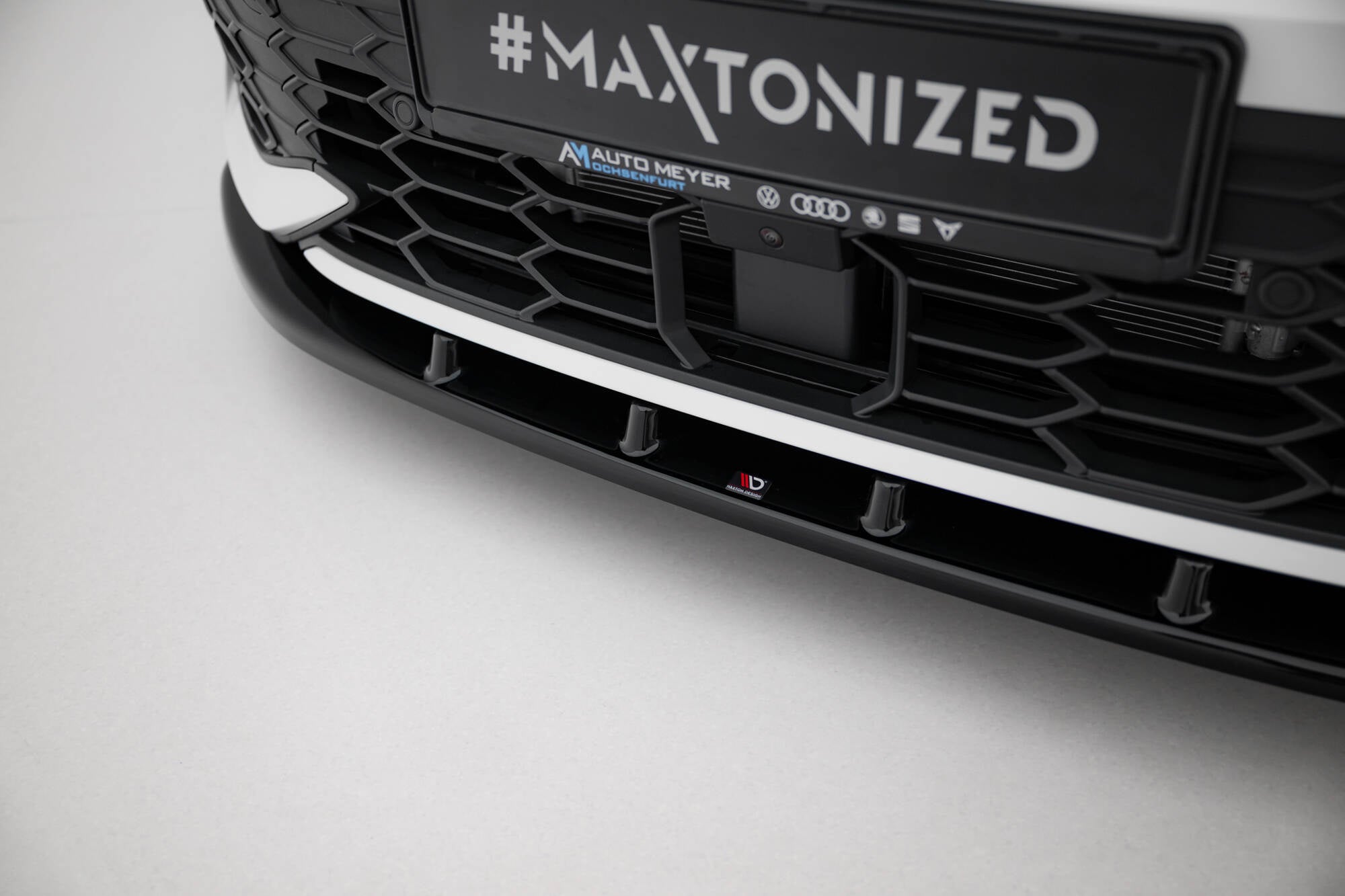 Prelungire splitter bara fata Volkswagen Golf GTI / GTE / R-Line Mk8 Facelift 2024- v32 - Maxton Design