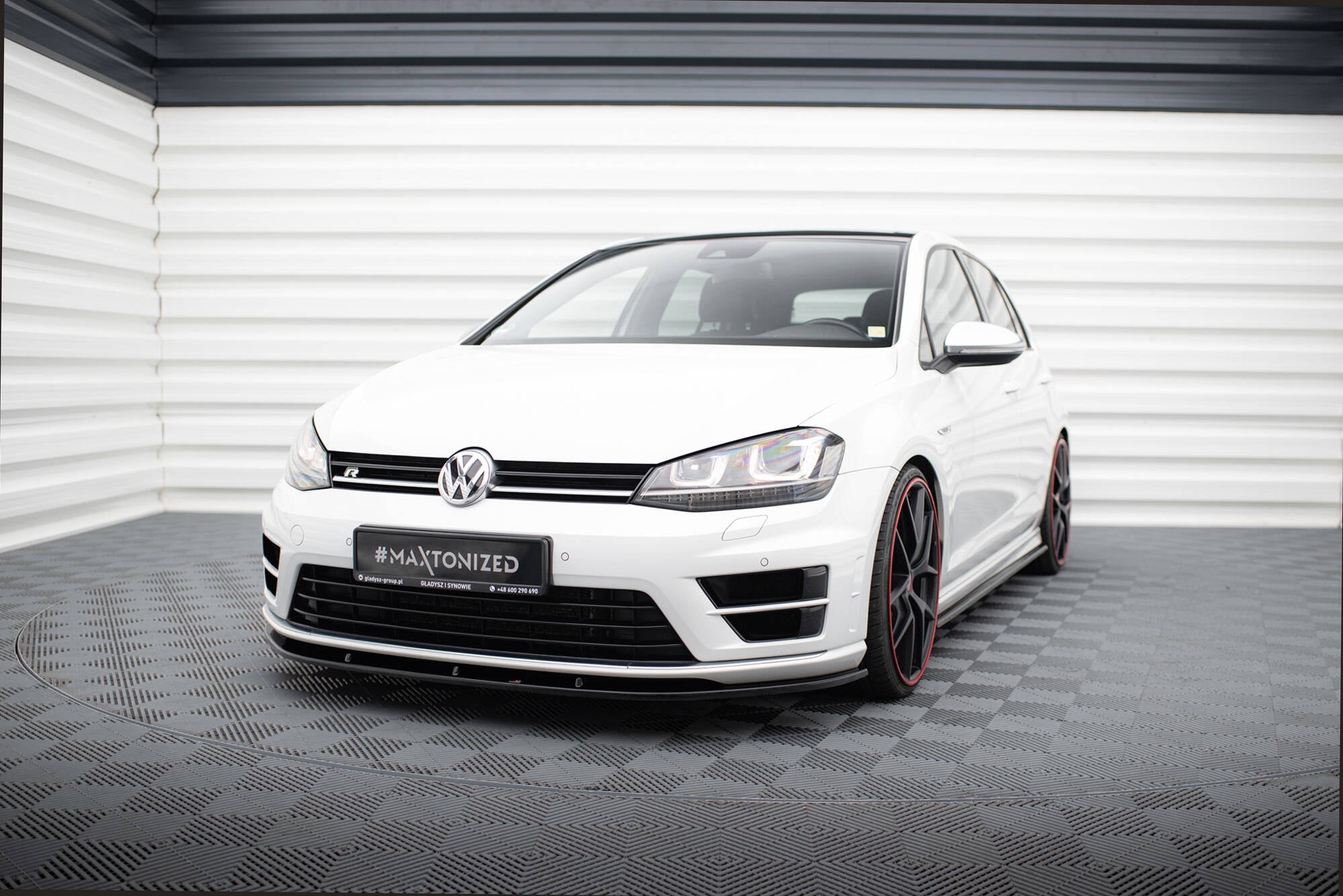 Prelungire splitter bara fata Volkswagen Golf 7 R 2012-2017 v12 - Maxton Design
