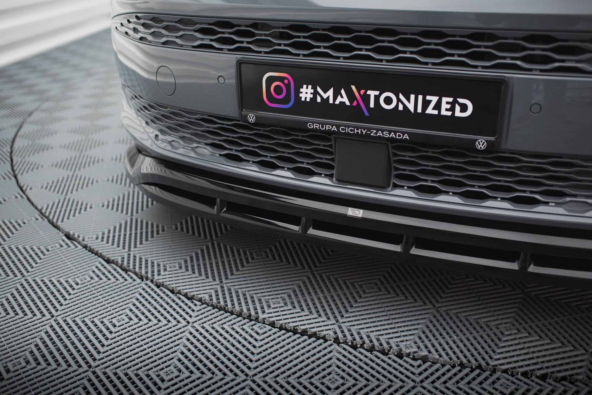 Prelungire splitter bara fata Volkswagen Multivan T7 2021- v1 - Maxton Design