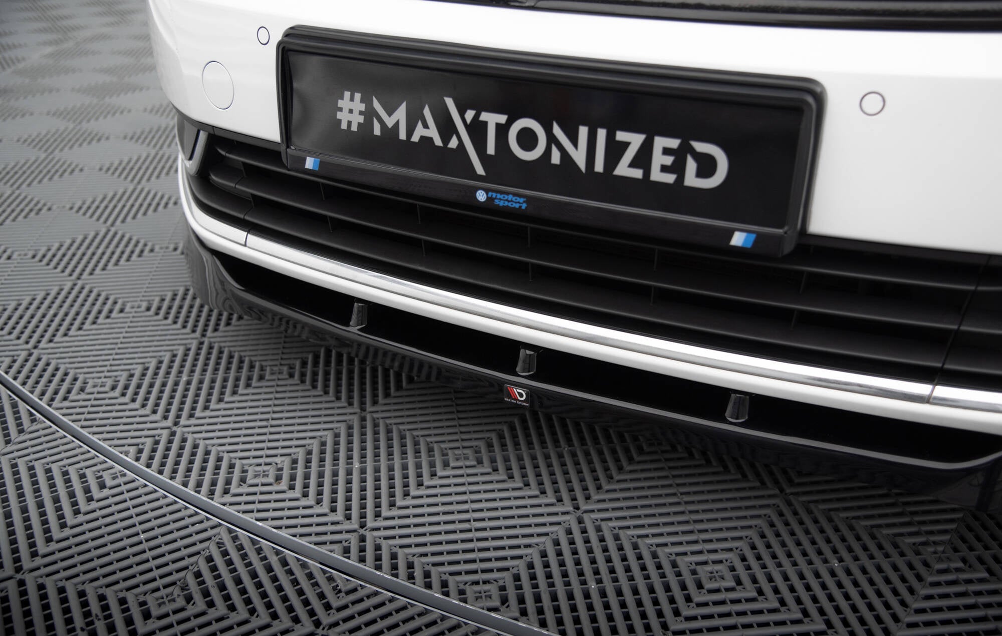 Prelungire splitter bara fata Volkswagen Passat B7 2010-2014 v8 - Maxton Design