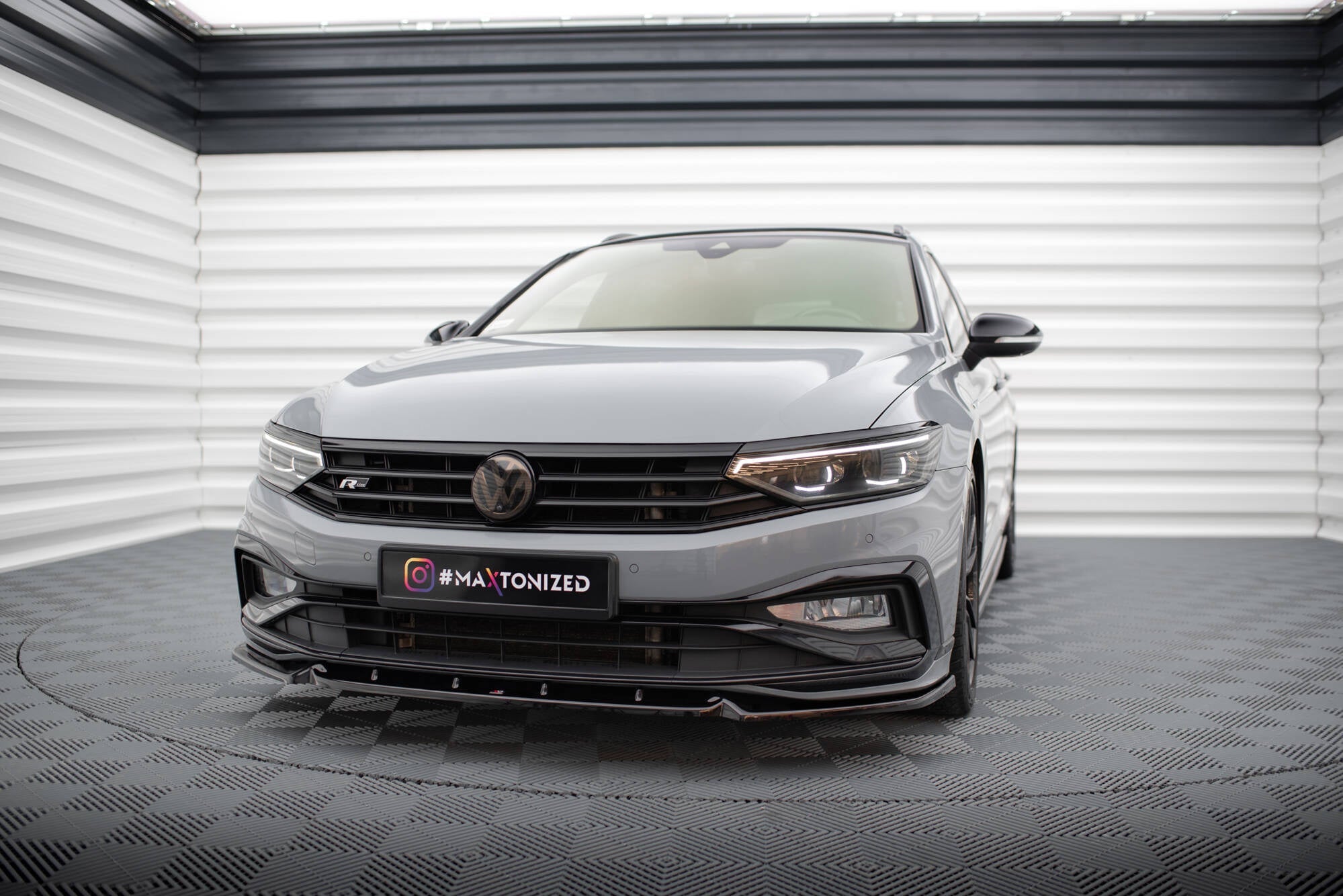 Prelungire splitter bara fata Volkswagen Passat R-Line B8 Facelift 2019- v15 - Maxton Design