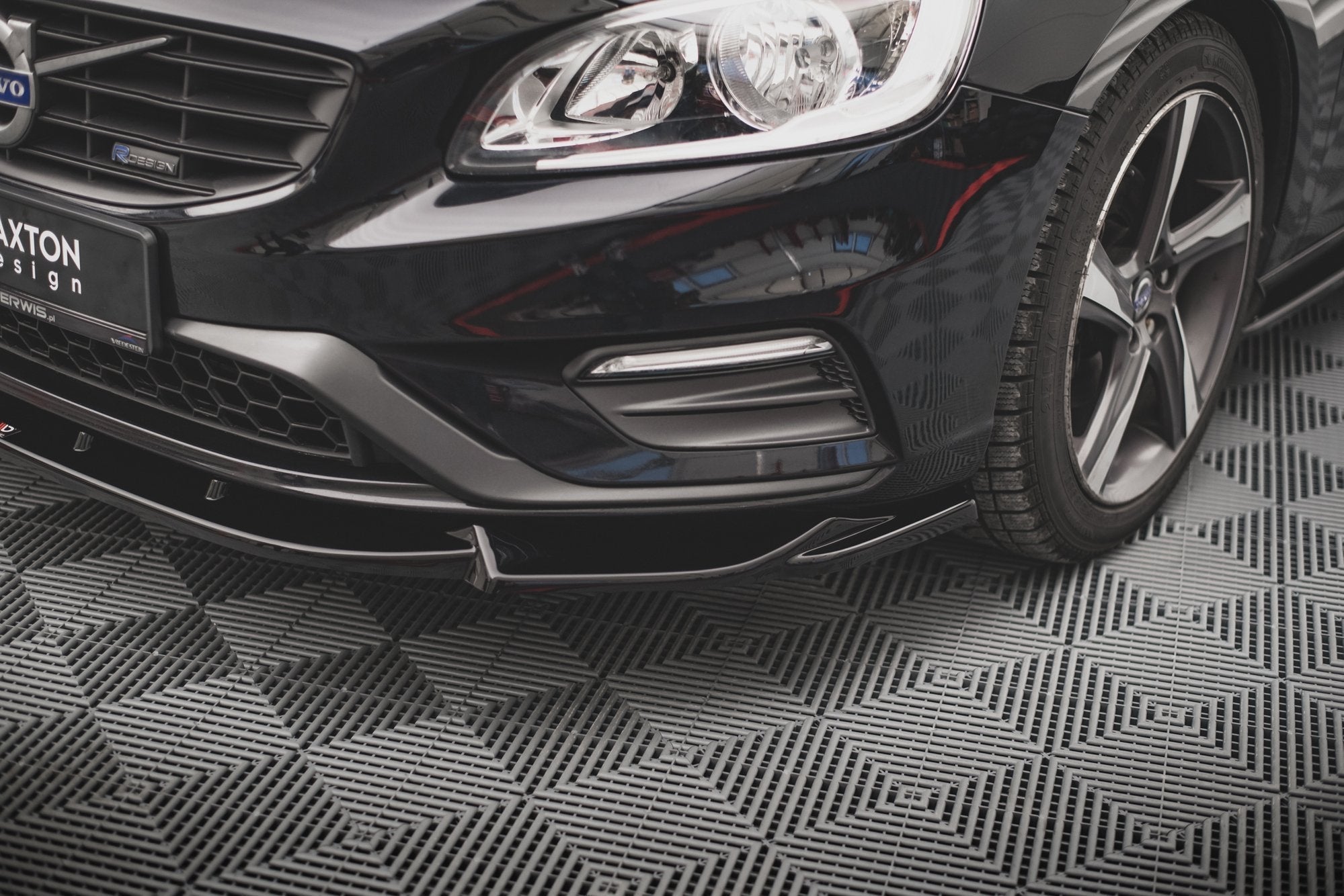 Prelungire splitter bara fata Volvo S60 R-Design Mk2 2014-2018 v3 - Maxton Design