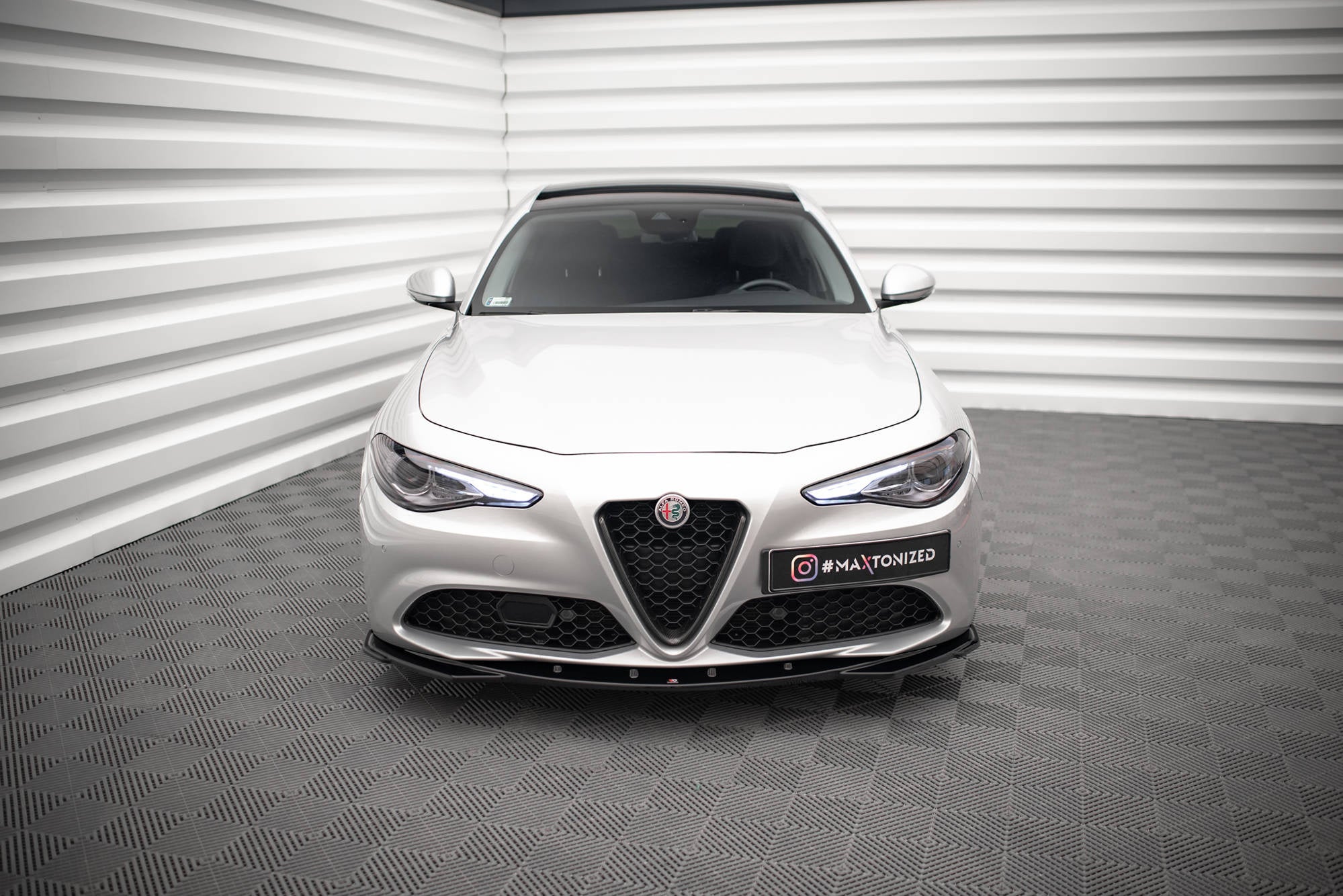 Prelungire splitter bara fata Alfa Romeo Giulia Sport 2016- v2 - Maxton Design