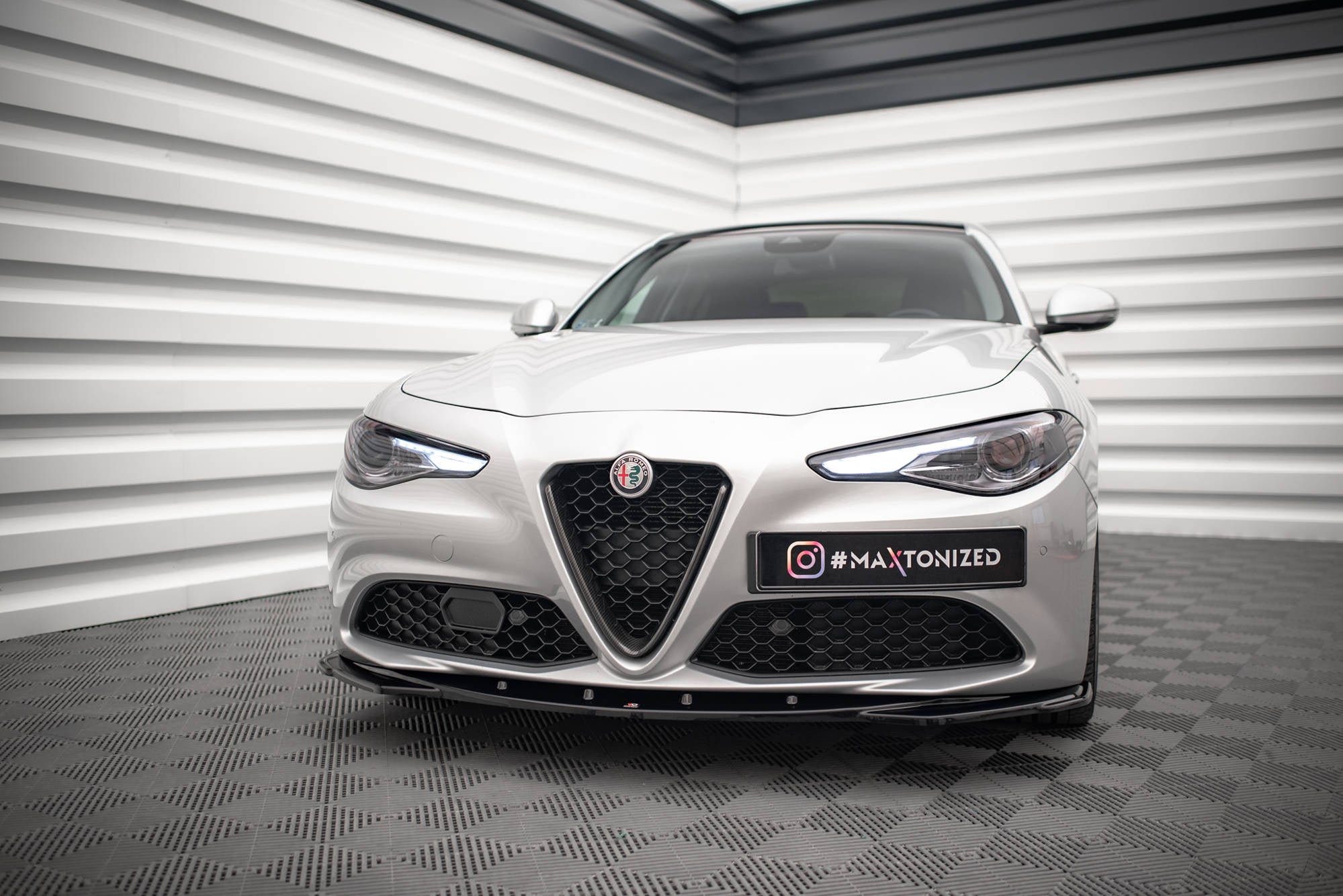 Prelungire splitter bara fata Alfa Romeo Giulia Sport 2016- v2 - Maxton Design