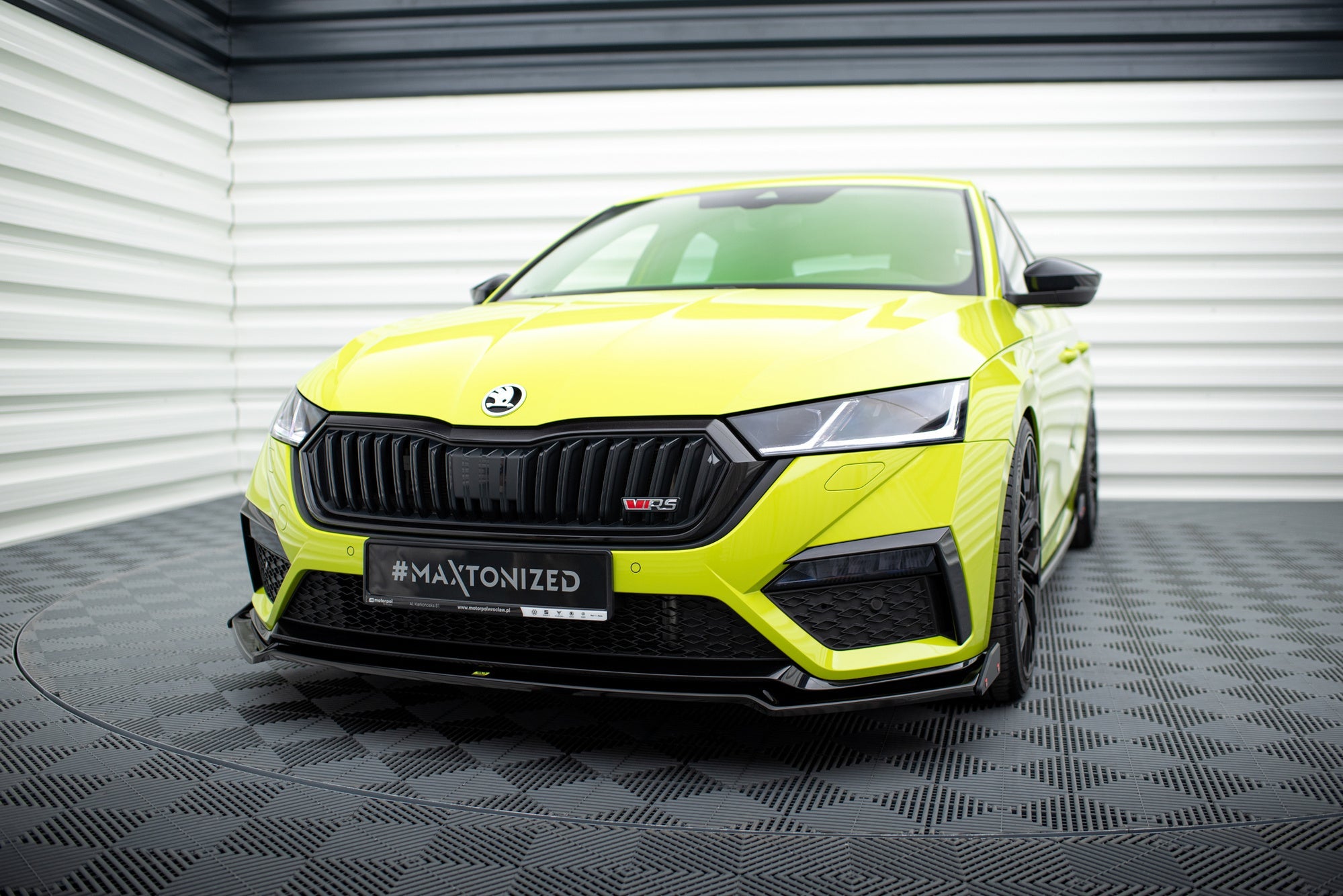 Prelungire splitter bara fata si flapsuri Skoda Octavia RS Mk4 2020- v12 - Maxton Design