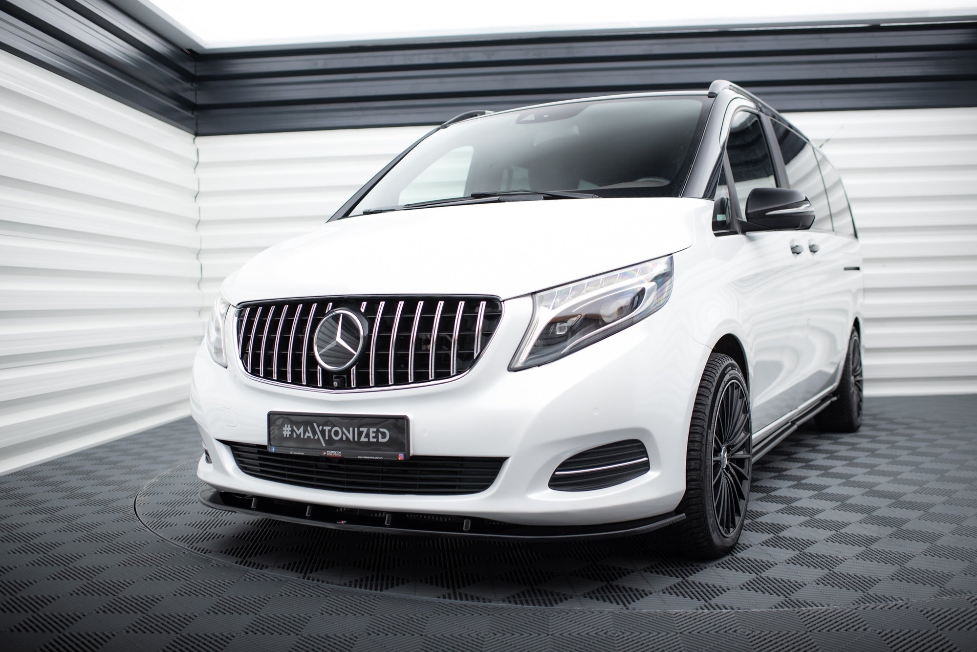 Prelungire splitter bara fata Mercedes V Class W447 2014- v2 - Maxton Design