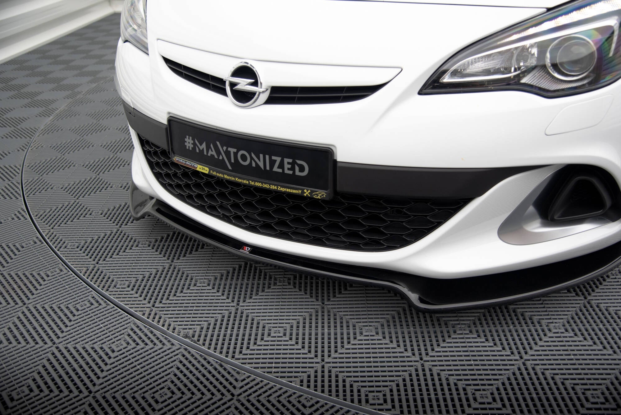 Prelungire splitter bara fata Opel Astra J OPC / VXR 2009-2015 v5 - Maxton Design