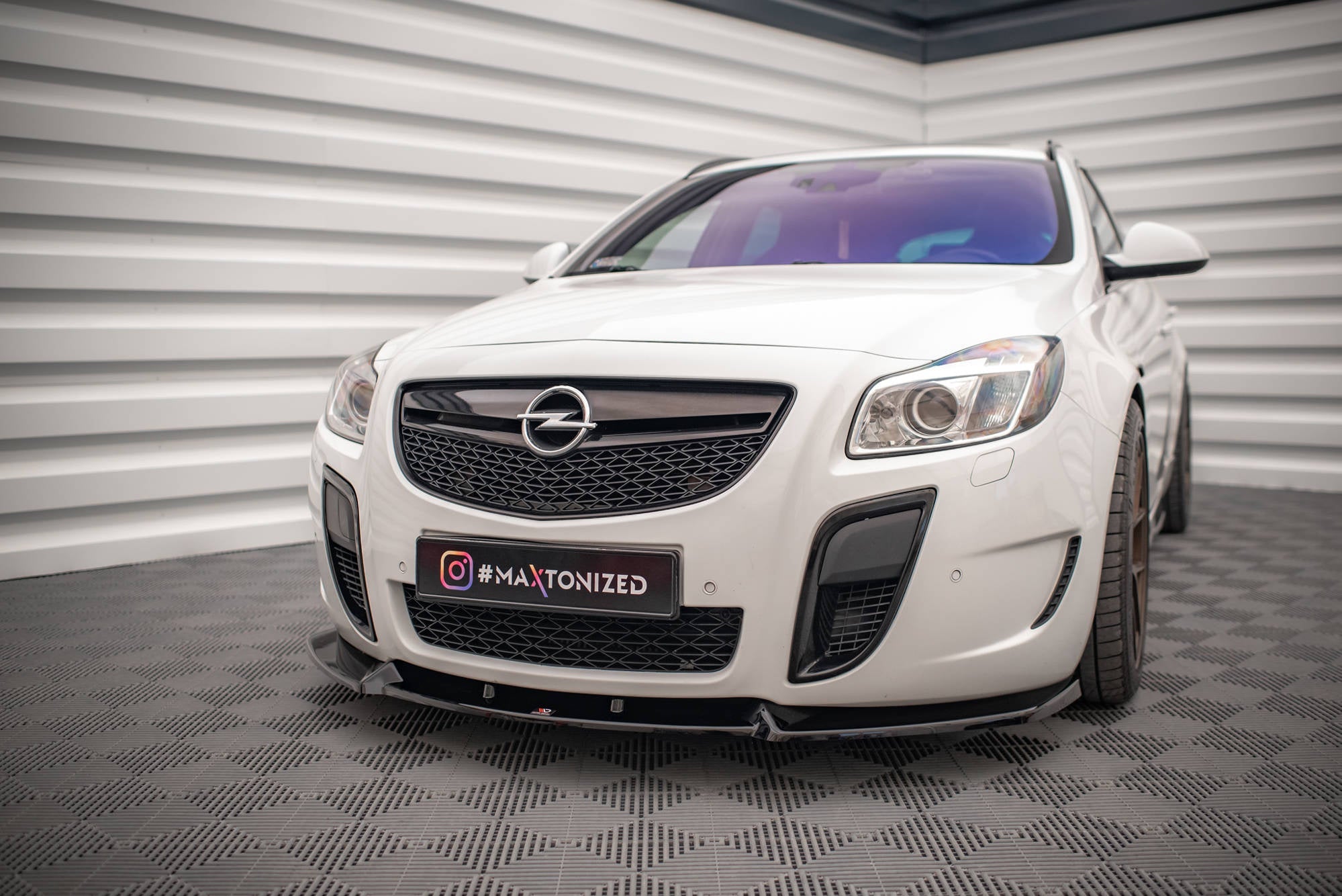 Prelungire splitter bara fata Opel Insignia OPC Mk1 2009-2013 v8 - Maxton Design