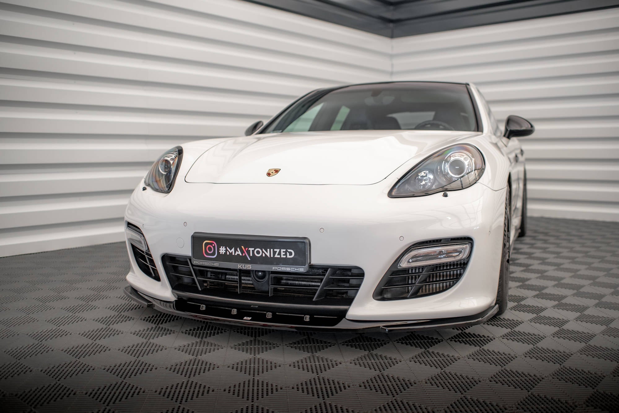 Prelungire splitter bara fata Porsche Panamera Turbo 970 2009-2013 v6 - Maxton Design