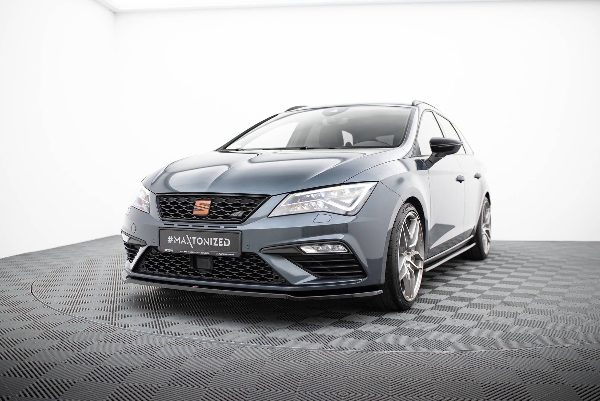 Prelungire splitter bara fata Seat Leon 5F Mk3 Cupra FR Facelift 2017-2020 v4 - Maxton Design
