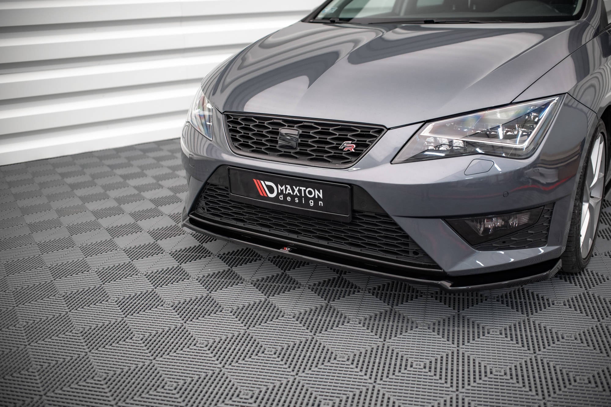 Prelungire splitter bara fata Seat Leon FR Cupra Mk3 2012-2016 v13 - Maxton Design