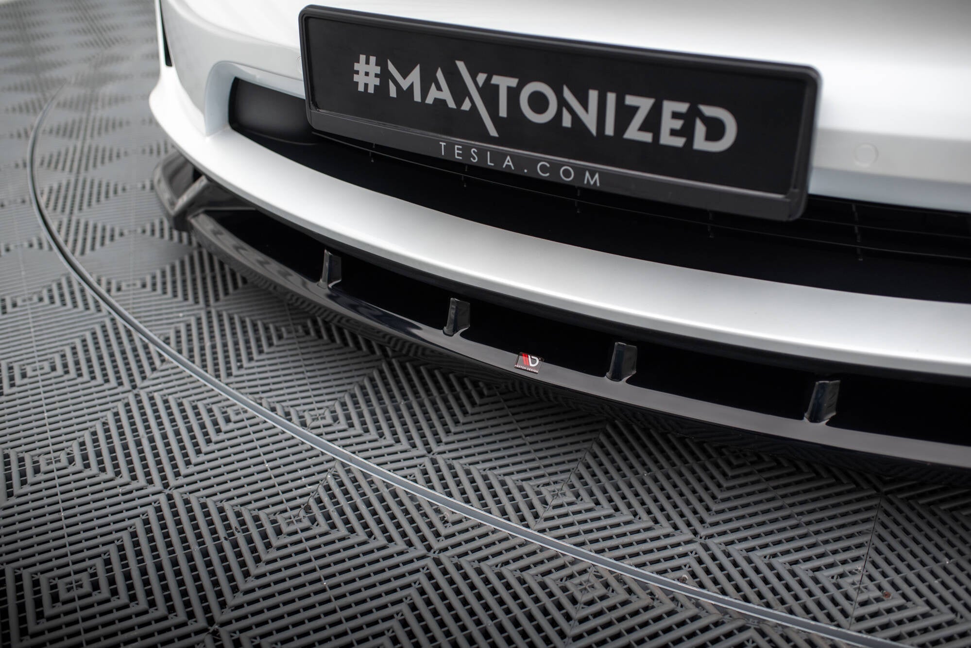 Prelungire splitter bara fata Tesla Model X Mk1 Facelift 2021- v4 - Maxton Design