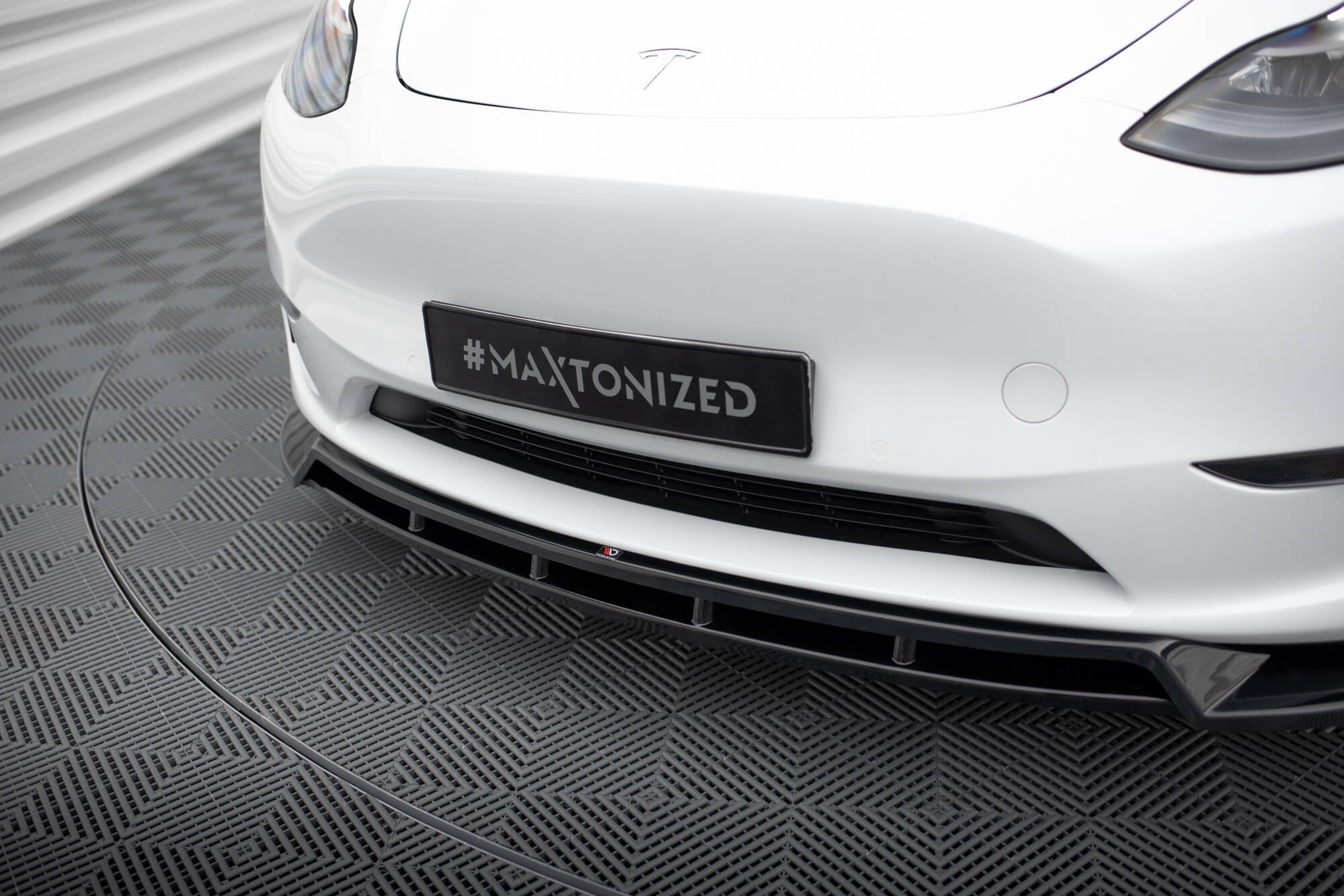 Prelungire splitter bara fata Tesla Model Y 2020- v2 - Maxton Design