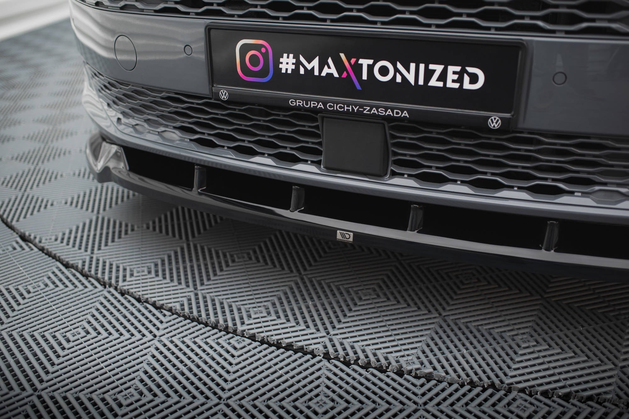 Prelungire splitter bara fata Volkswagen Multivan T7 2021- v2 - Maxton Design
