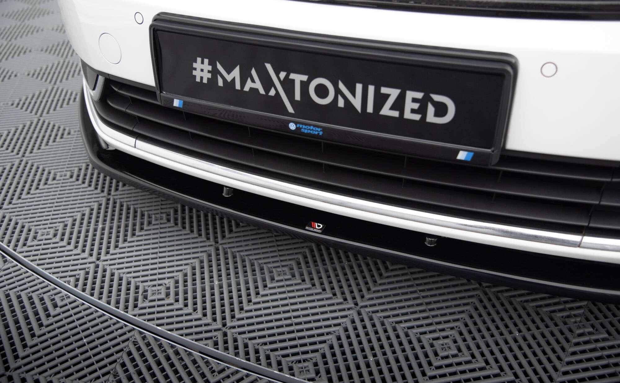 Prelungire splitter bara fata Volkswagen Passat B7 2010-2014 v9 - Maxton Design
