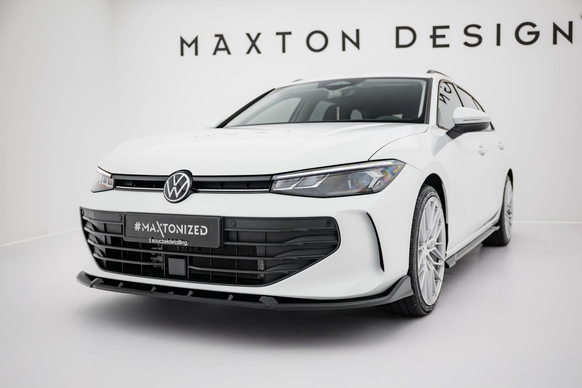 Prelungire splitter bara fata Volkswagen Passat B9 2024- v2 - Maxton Design