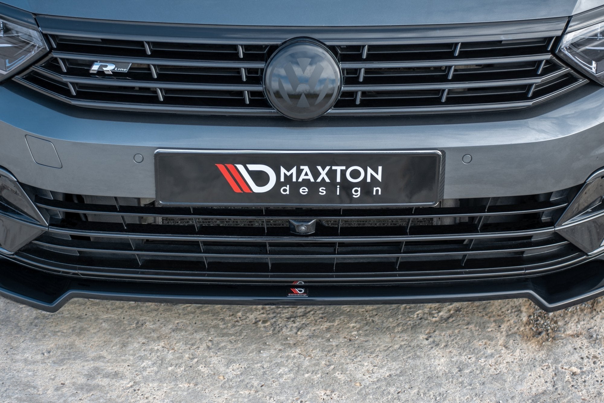 Prelungire splitter bara fata Volkswagen Passat B8 R-Line 2015- v10 - Maxton Design