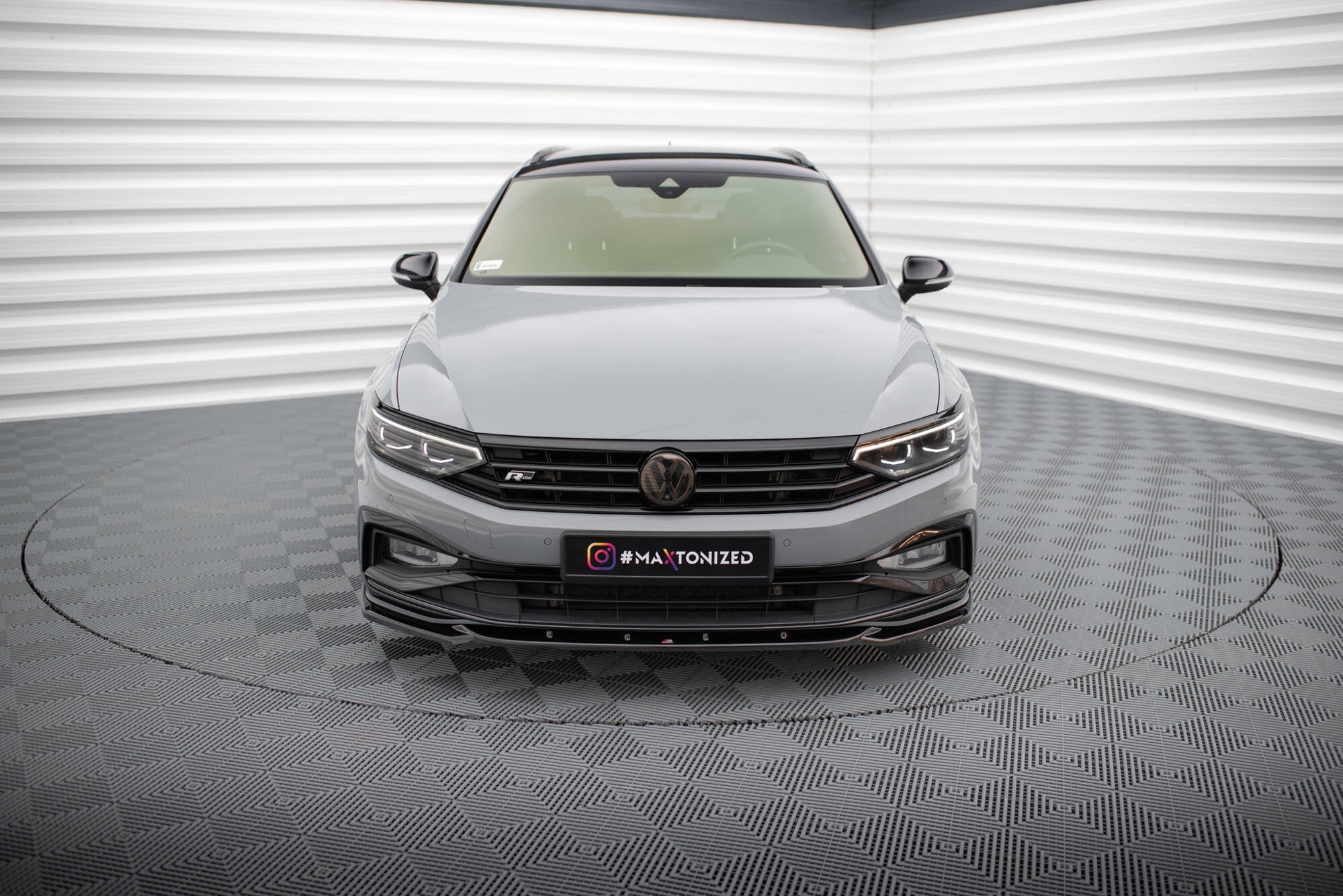 Prelungire splitter bara fata Volkswagen Passat R-Line B8 Facelift 2019- v16 - Maxton Design